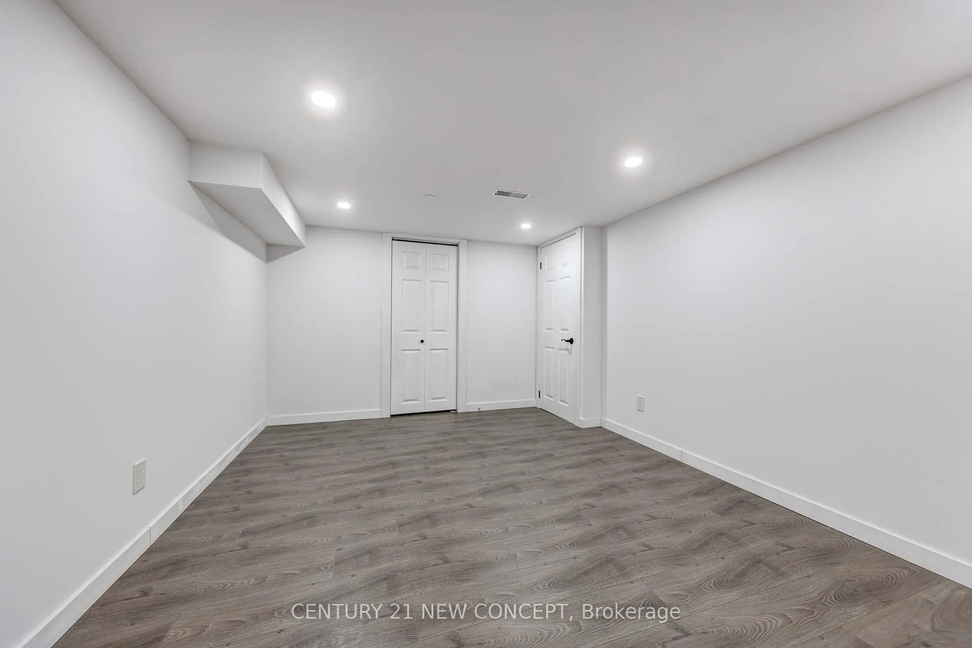 Photo 40 of 21 Westland Street, St. Catharines, Rykert/Vansickle — HOMEH