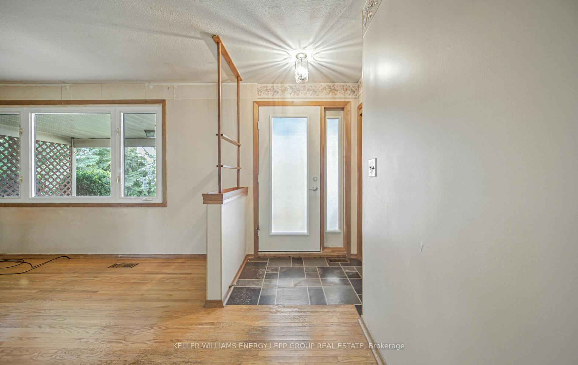 Photo 3 of 95 Orchard Heights Drive, Clarington, Newcastle — HOMEH