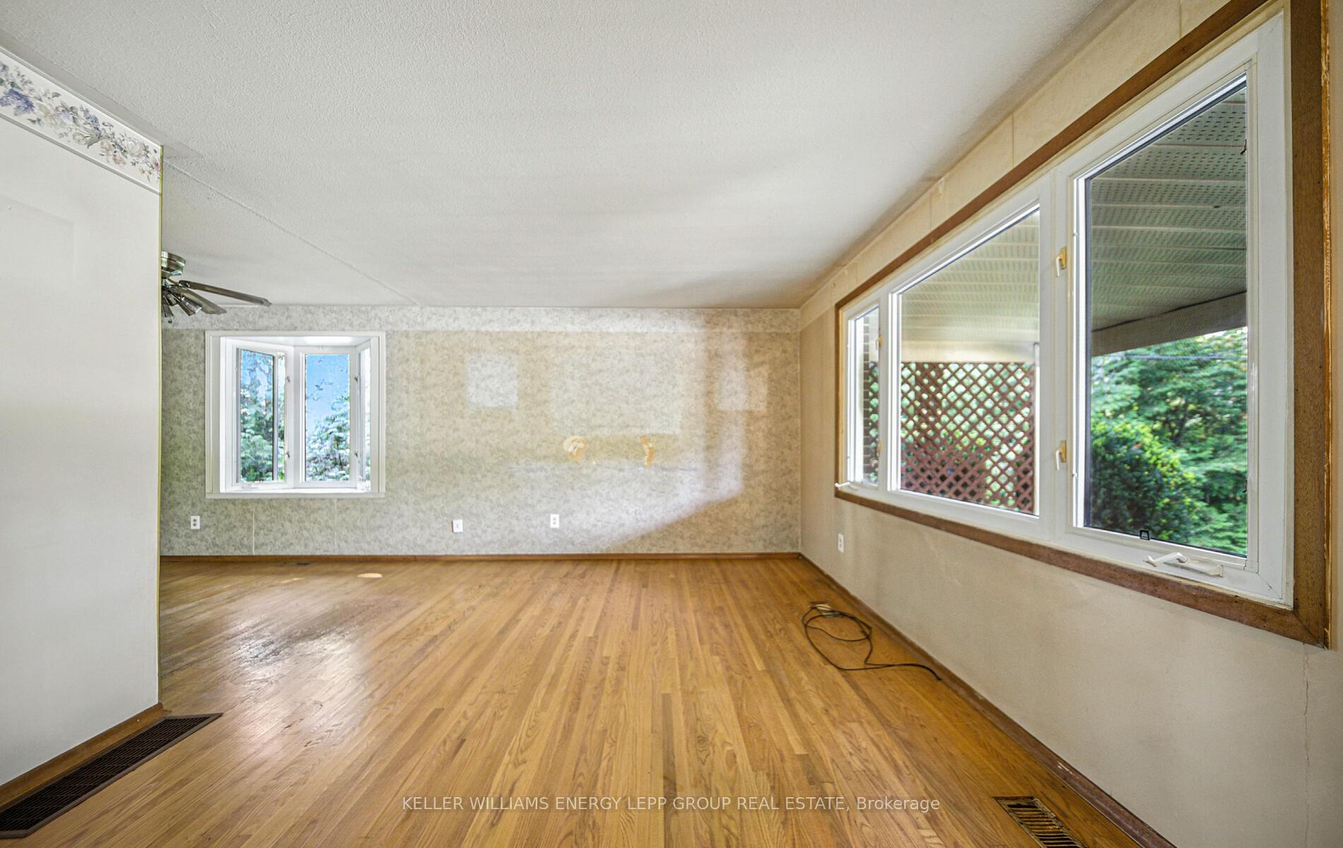 Photo 5 of 95 Orchard Heights Drive, Clarington, Newcastle — HOMEH