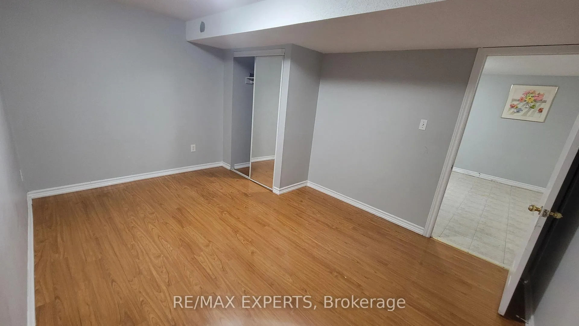 Photo 5 of 106 Queen Isabella Crescent, Vaughan, Maple — HOMEH