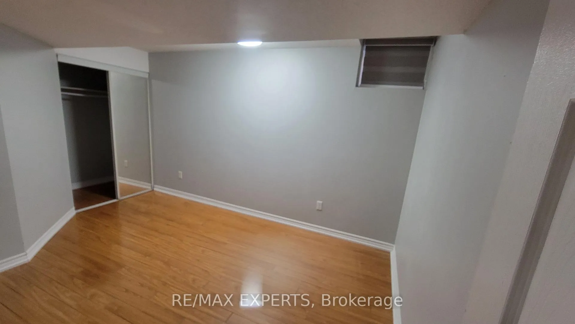 Photo 6 of 106 Queen Isabella Crescent, Vaughan, Maple — HOMEH