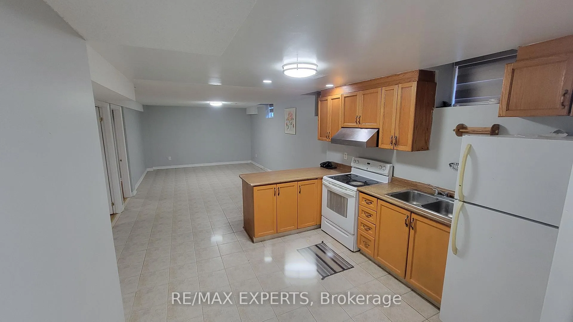 Photo 8 of 106 Queen Isabella Crescent, Vaughan, Maple — HOMEH