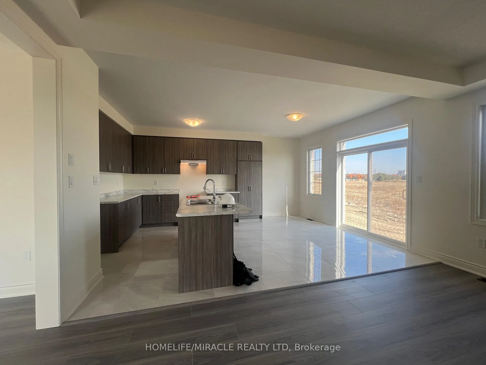 Photo 2 of 2157 Cayenne Street, Oshawa, Kedron — HOMEH