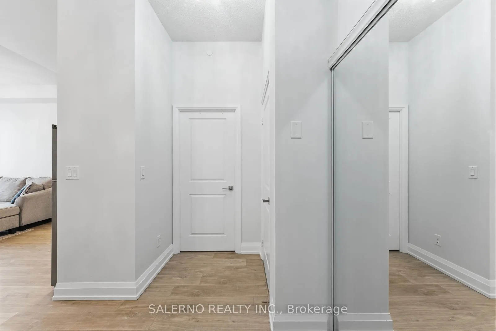 Photo 8 of Unit 327, 3600 Highway 7, Vaughan, Vaughan Corporate Centre — HOMEH