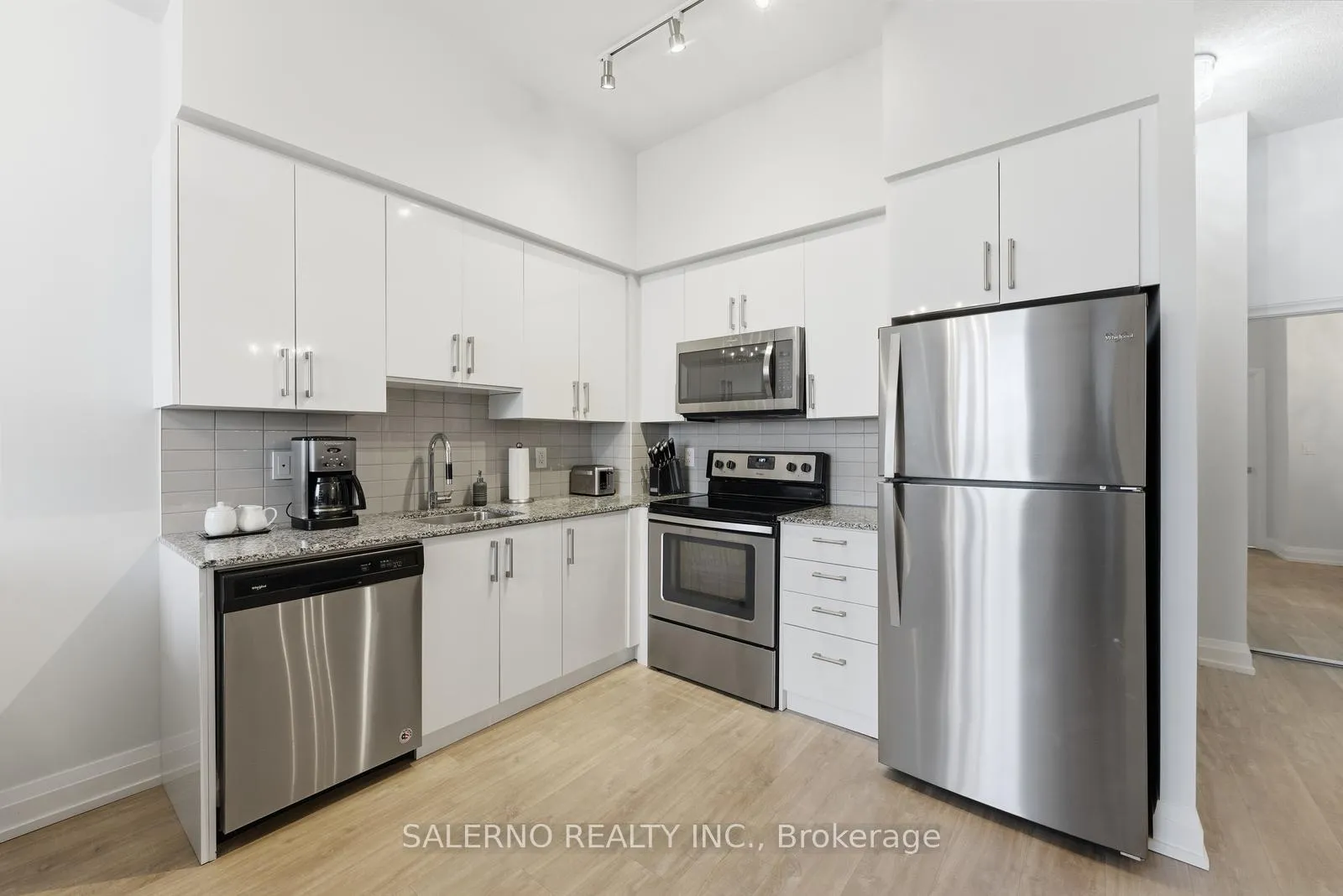Photo 10 of Unit 327, 3600 Highway 7, Vaughan, Vaughan Corporate Centre — HOMEH