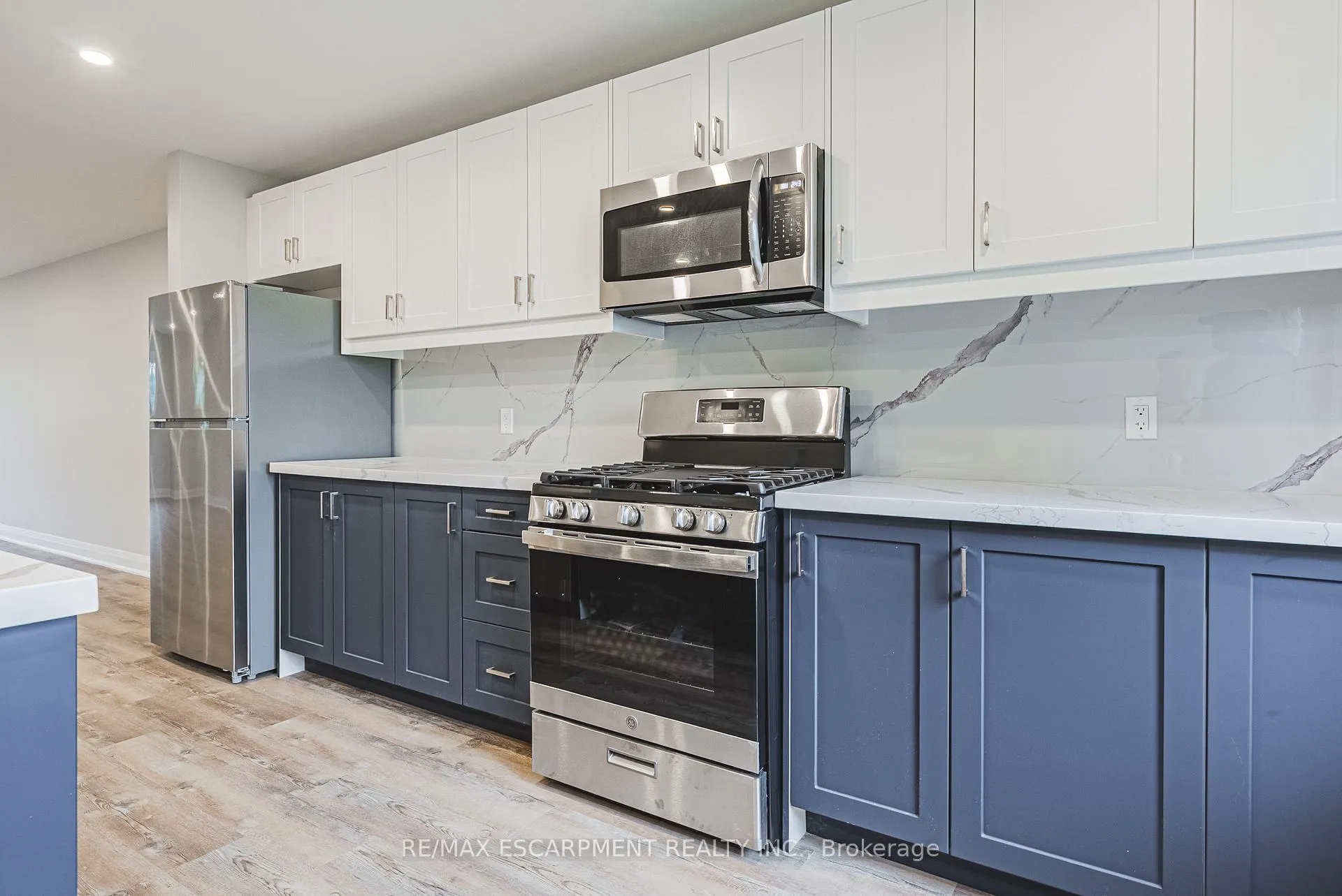 Photo 8 of Unit UPPER, 472 East 36th Street, Hamilton, Macassa — HOMEH