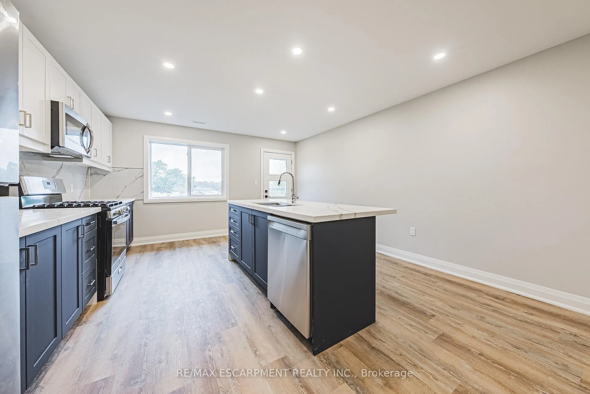 Photo 12 of Unit UPPER, 472 East 36th Street, Hamilton, Macassa — HOMEH