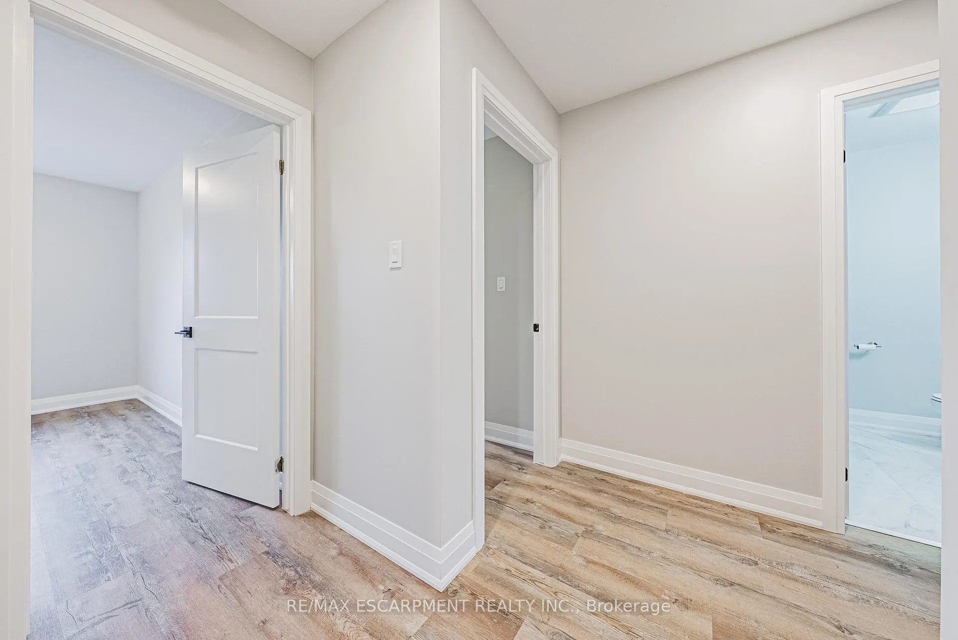 Photo 14 of Unit UPPER, 472 East 36th Street, Hamilton, Macassa — HOMEH