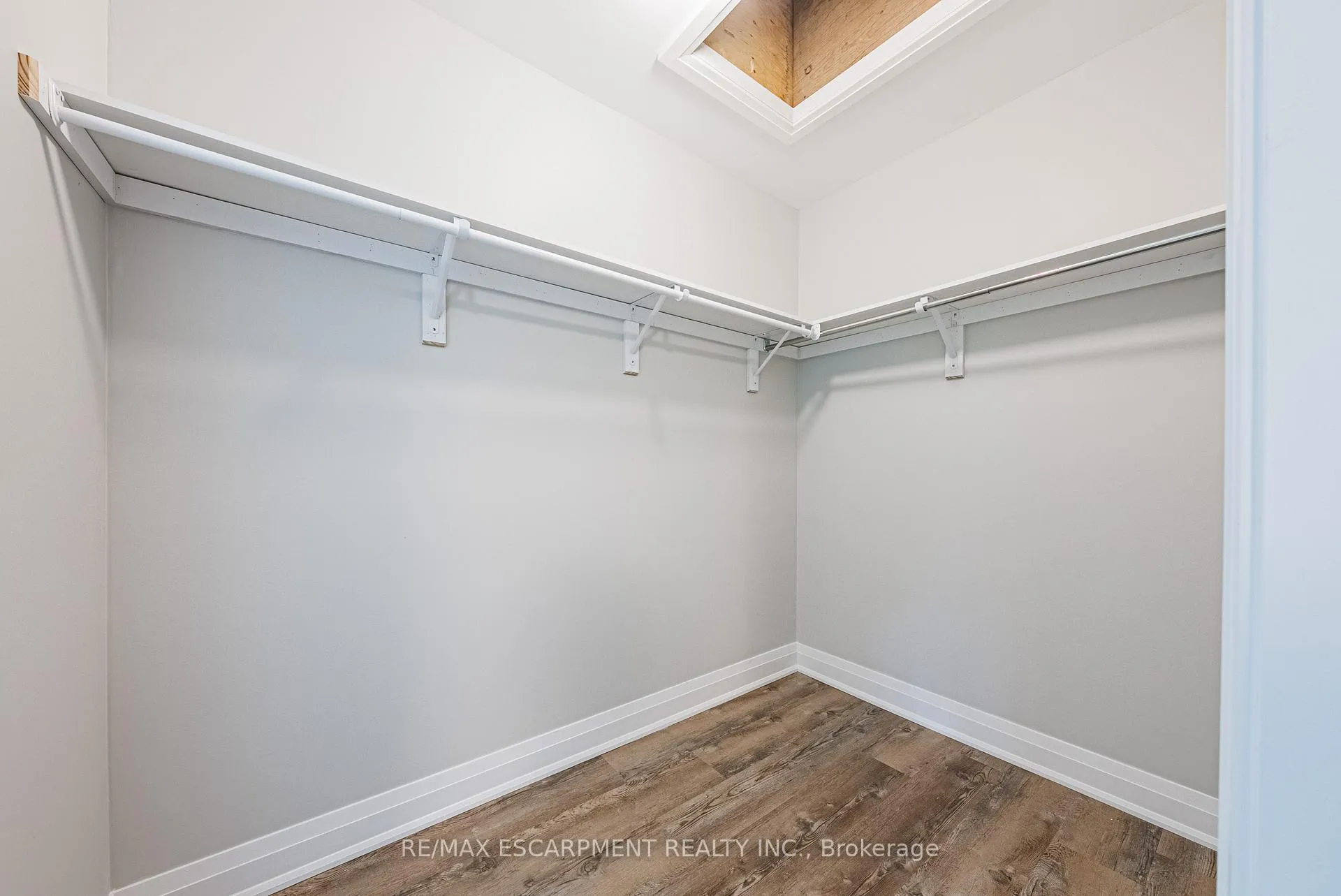 Photo 18 of Unit UPPER, 472 East 36th Street, Hamilton, Macassa — HOMEH