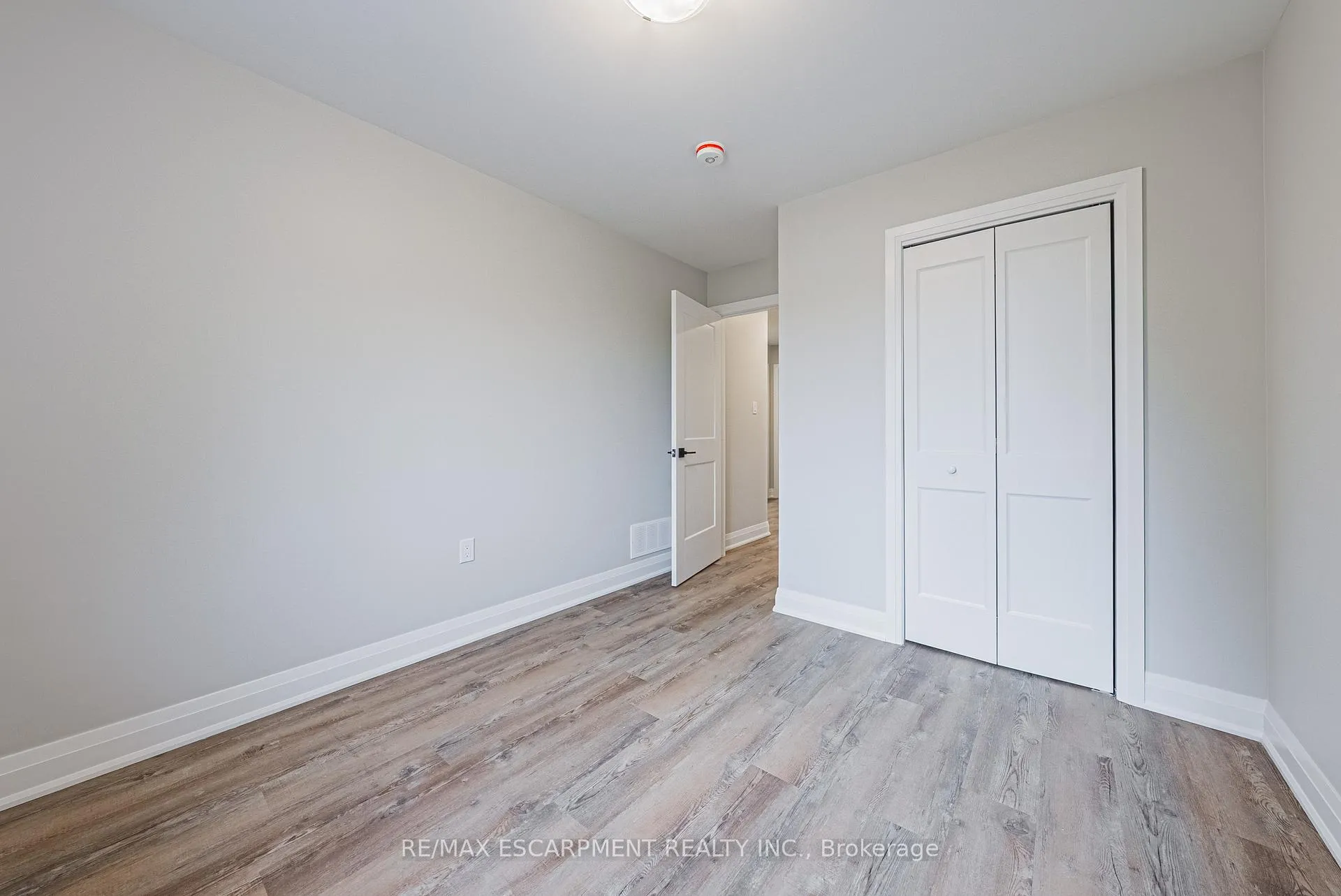 Photo 25 of Unit UPPER, 472 East 36th Street, Hamilton, Macassa — HOMEH