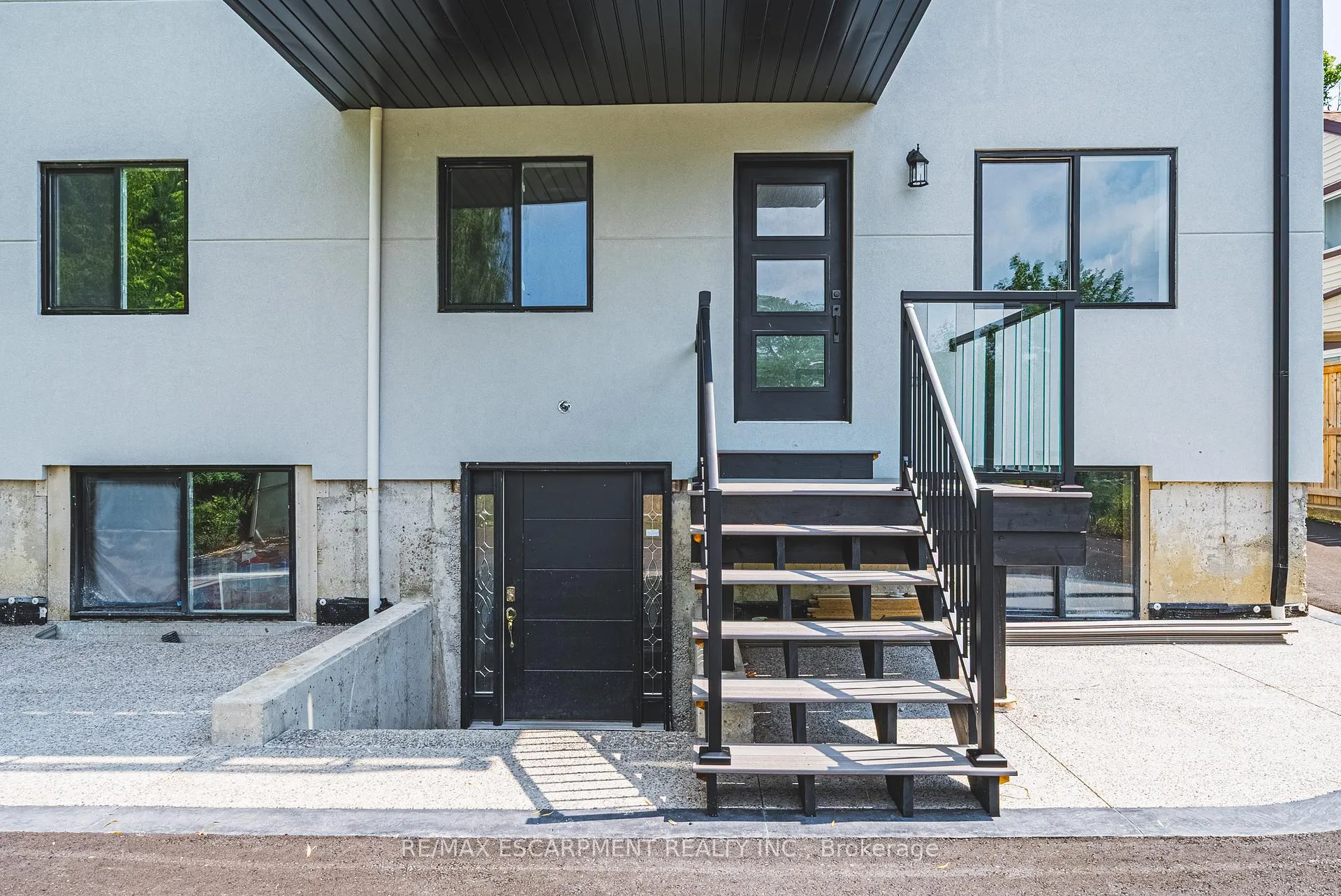 Photo 27 of Unit UPPER, 472 East 36th Street, Hamilton, Macassa — HOMEH