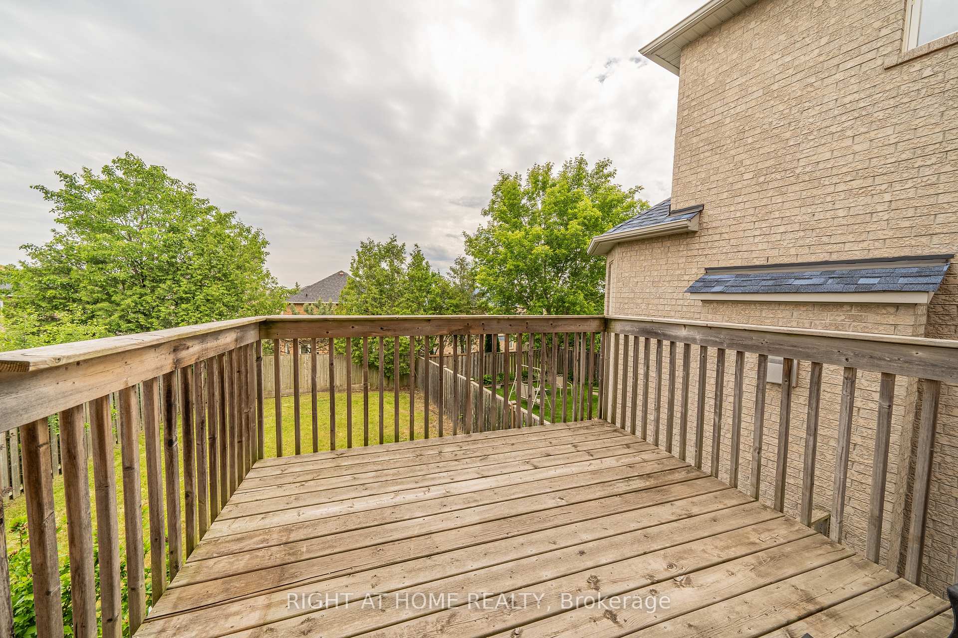 Photo 10 of 40 Nobbs Drive, Ajax, Northwest Ajax — HOMEH