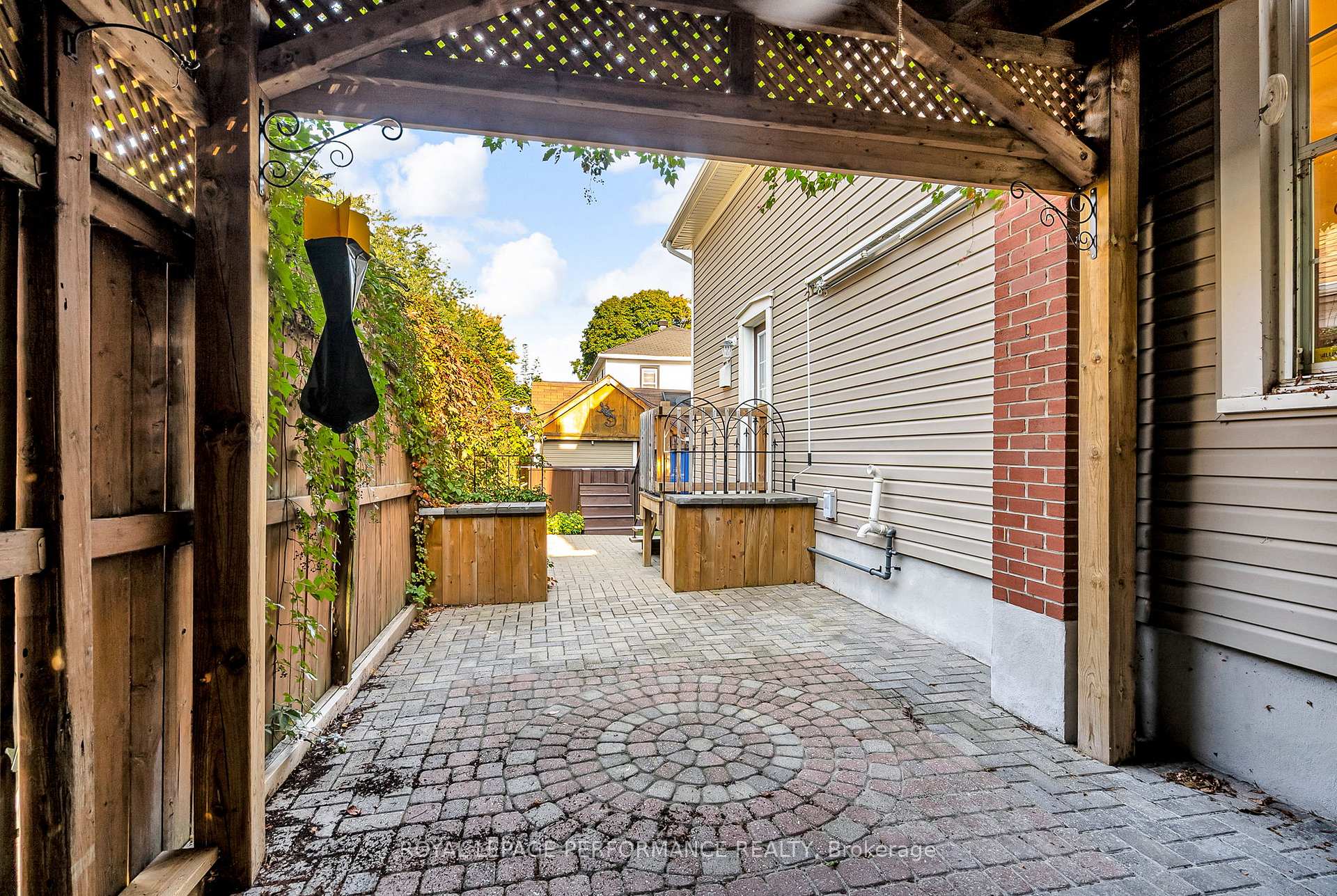 Photo 42 of 303 Fifth Street E, Cornwall — HOMEH