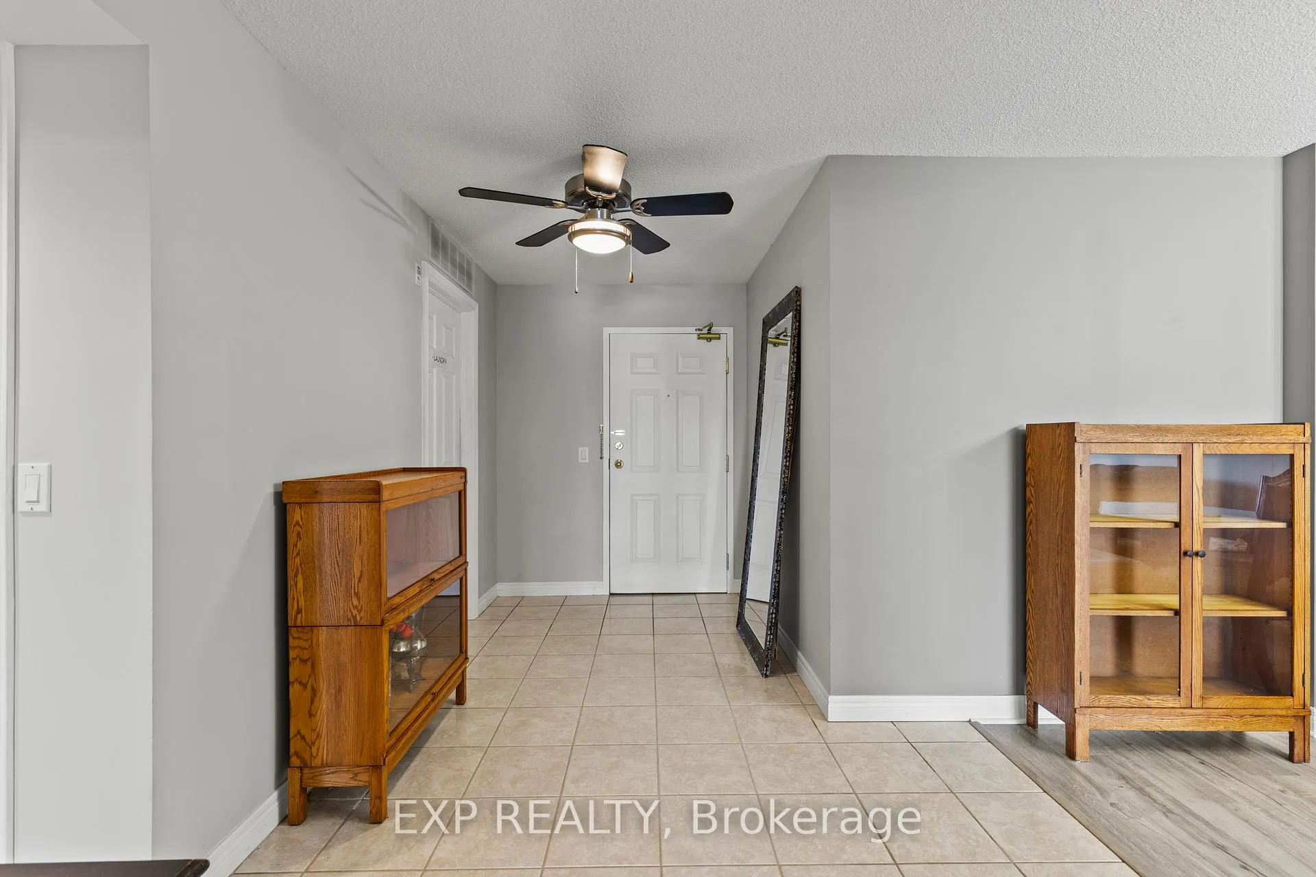 Photo 6 of Unit 301, 990 Golf Links Road, Hamilton, Meadowlands — HOMEH