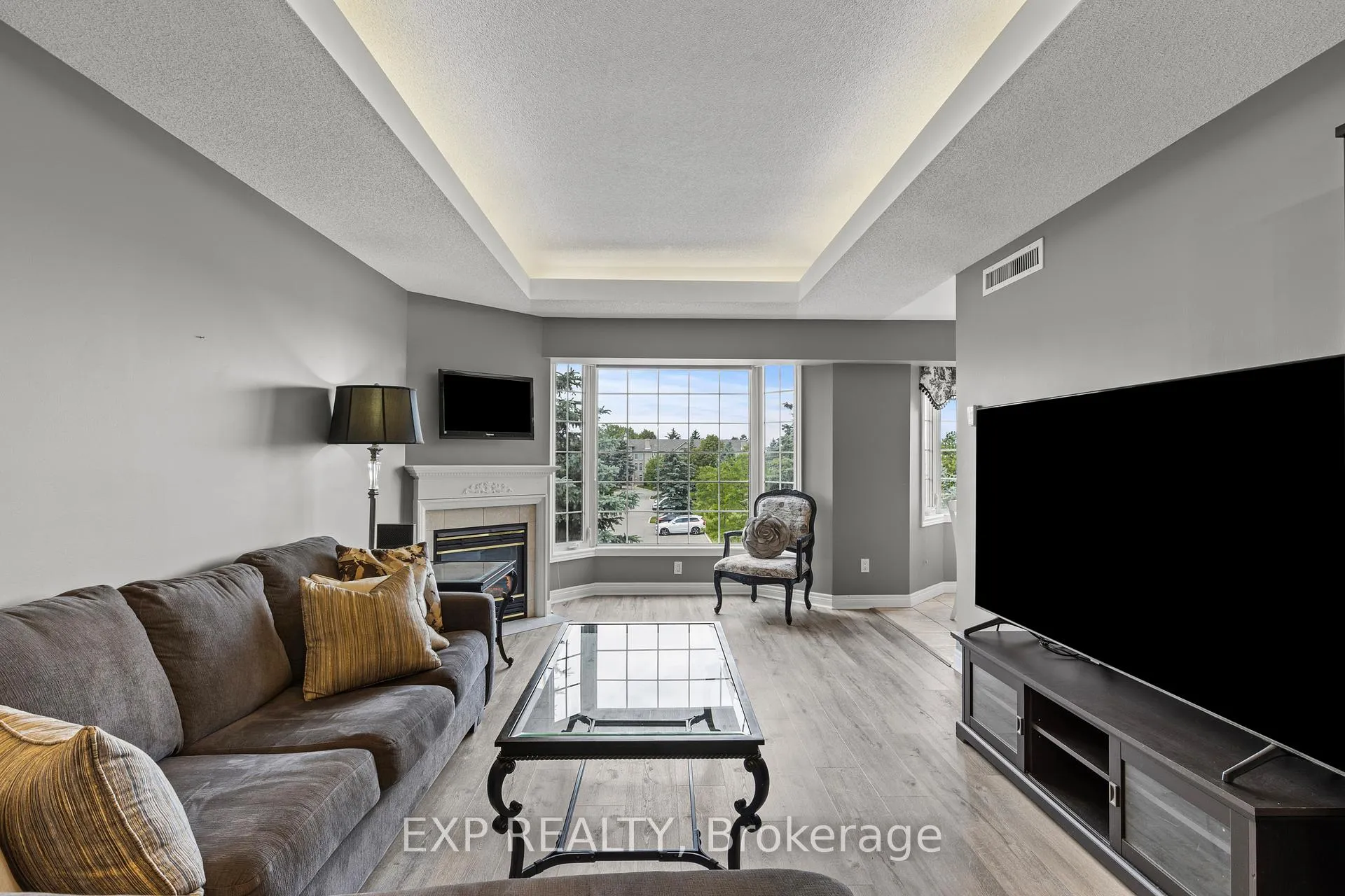 Photo 10 of Unit 301, 990 Golf Links Road, Hamilton, Meadowlands — HOMEH