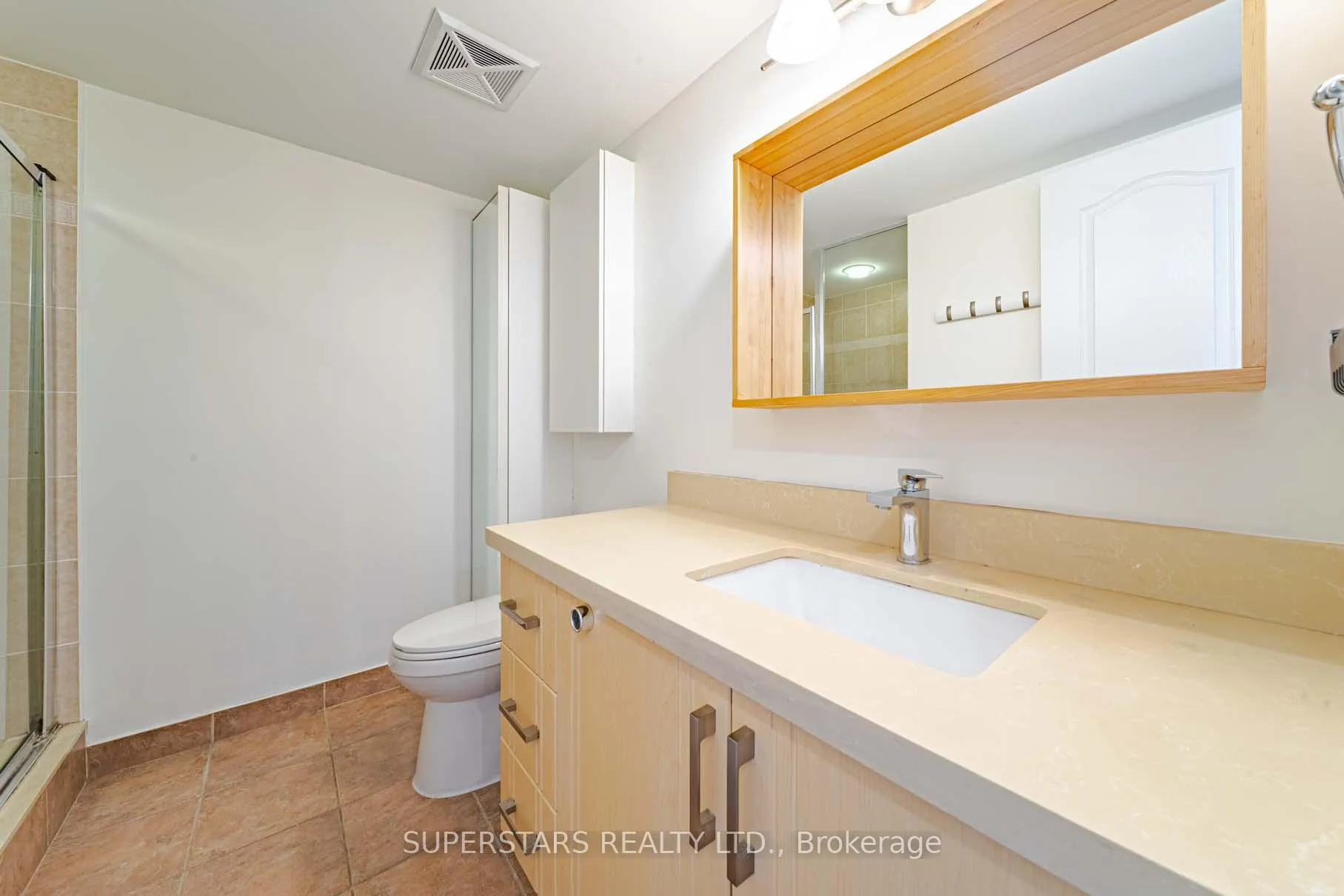 Photo 7 of Unit 806, 15 North Park Road, Vaughan, Beverley Glen — HOMEH