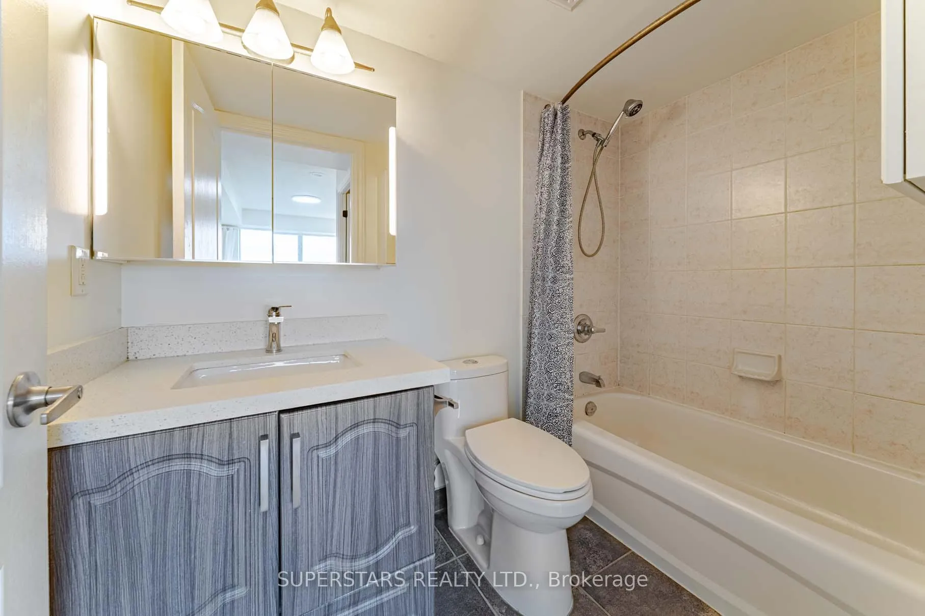 Photo 9 of Unit 806, 15 North Park Road, Vaughan, Beverley Glen — HOMEH