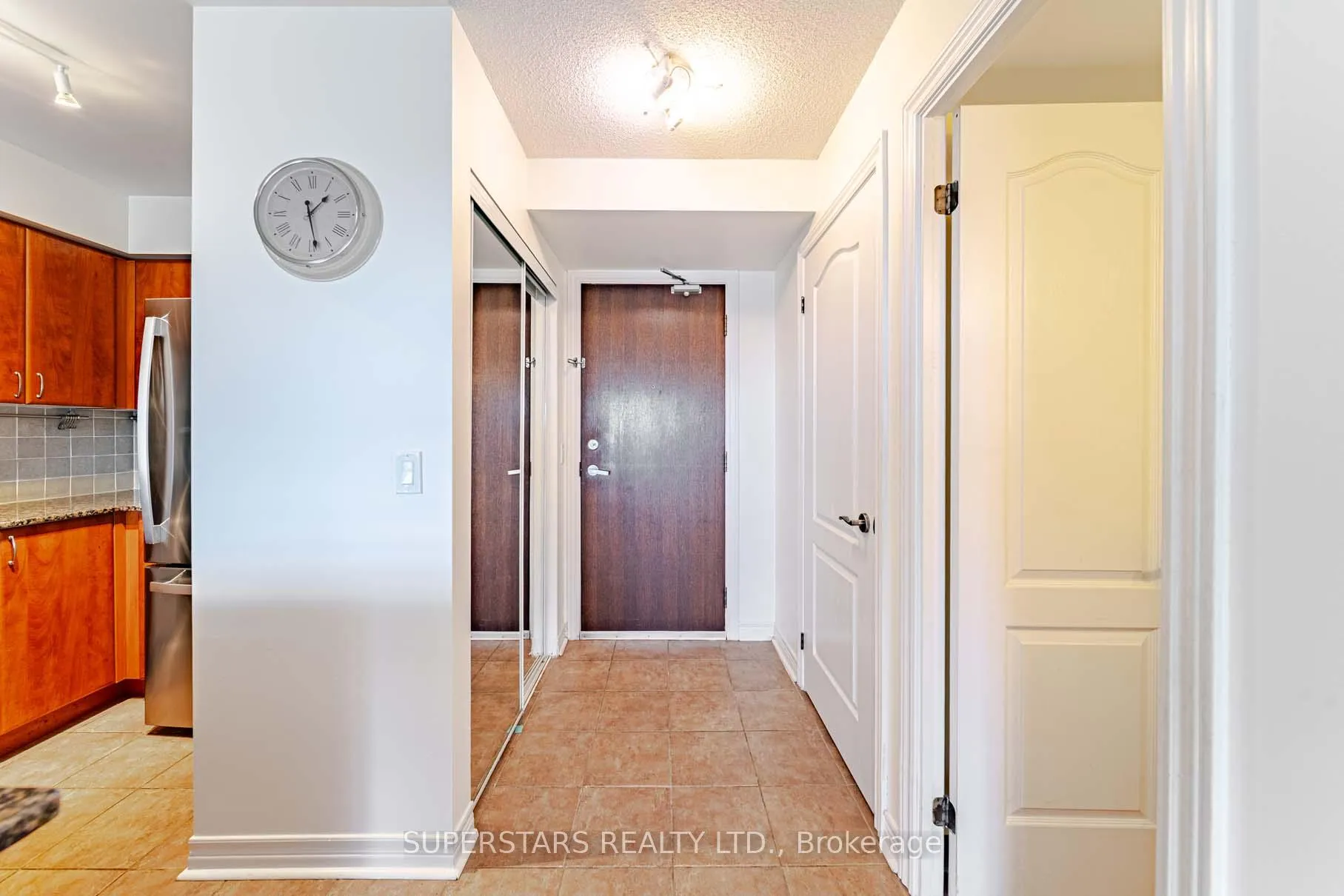 Photo 11 of Unit 806, 15 North Park Road, Vaughan, Beverley Glen — HOMEH
