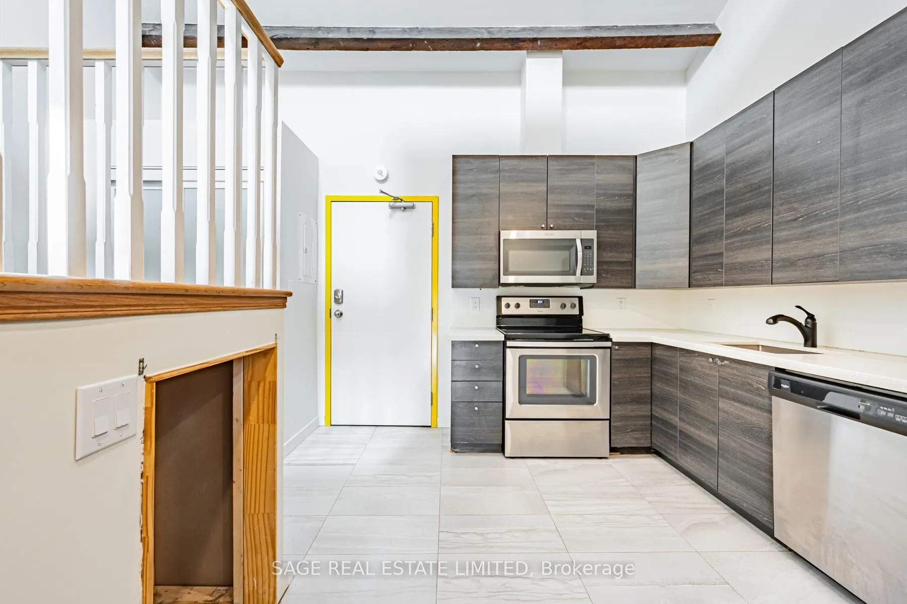 Photo 3 of Unit 2, 14 Cross Street, Hamilton, Dundas — HOMEH