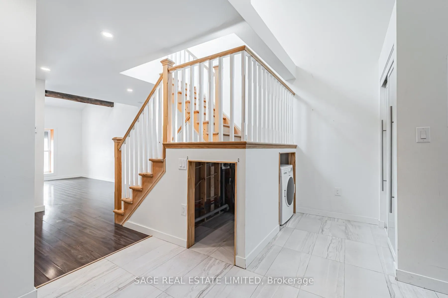 Photo 7 of Unit 2, 14 Cross Street, Hamilton, Dundas — HOMEH