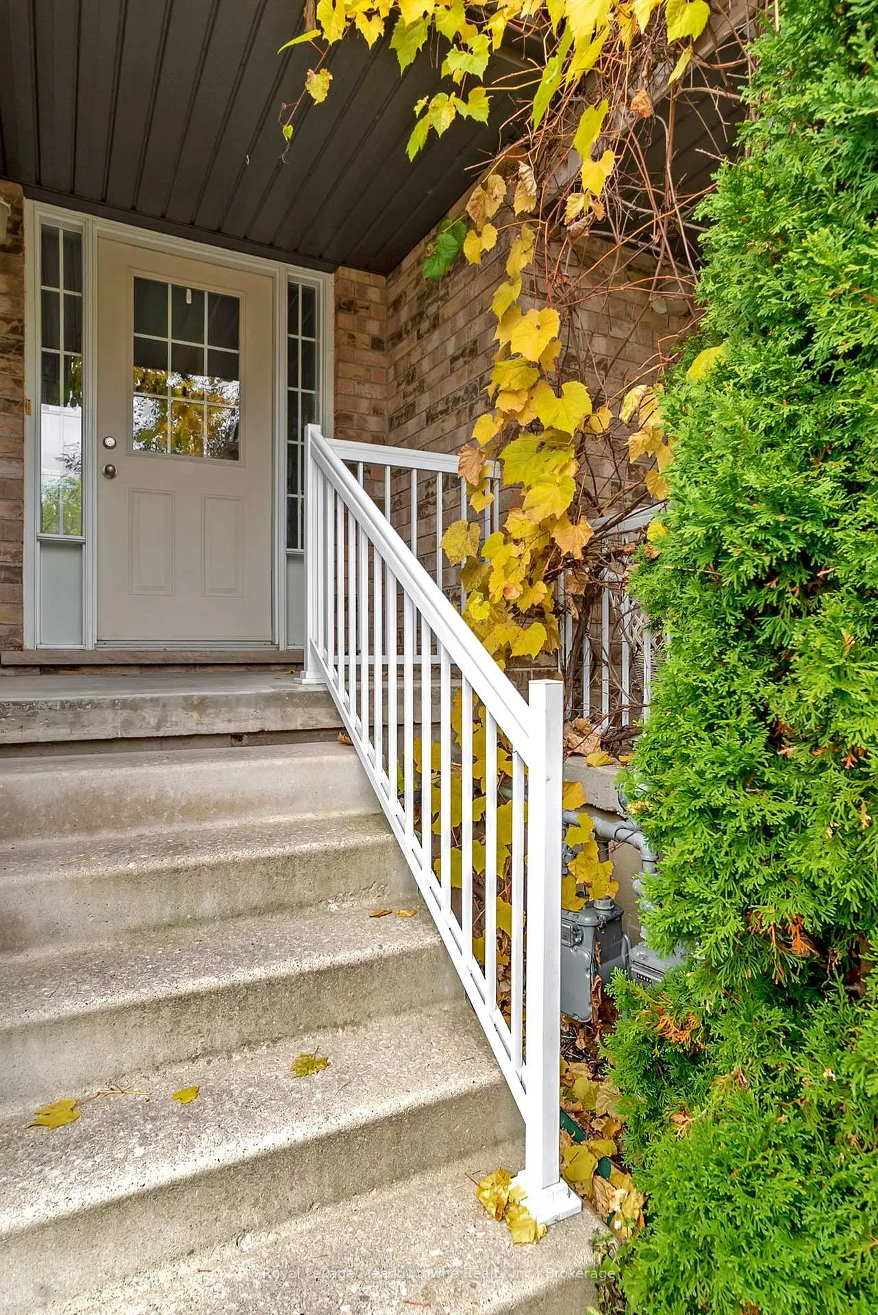 Photo 4 of 45 Madeleine Street, Kitchener — HOMEH