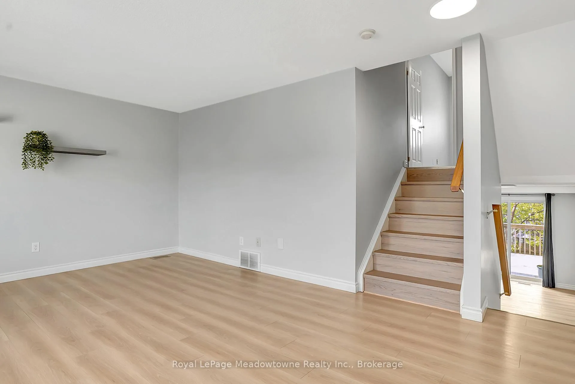 Photo 25 of 45 Madeleine Street, Kitchener — HOMEH