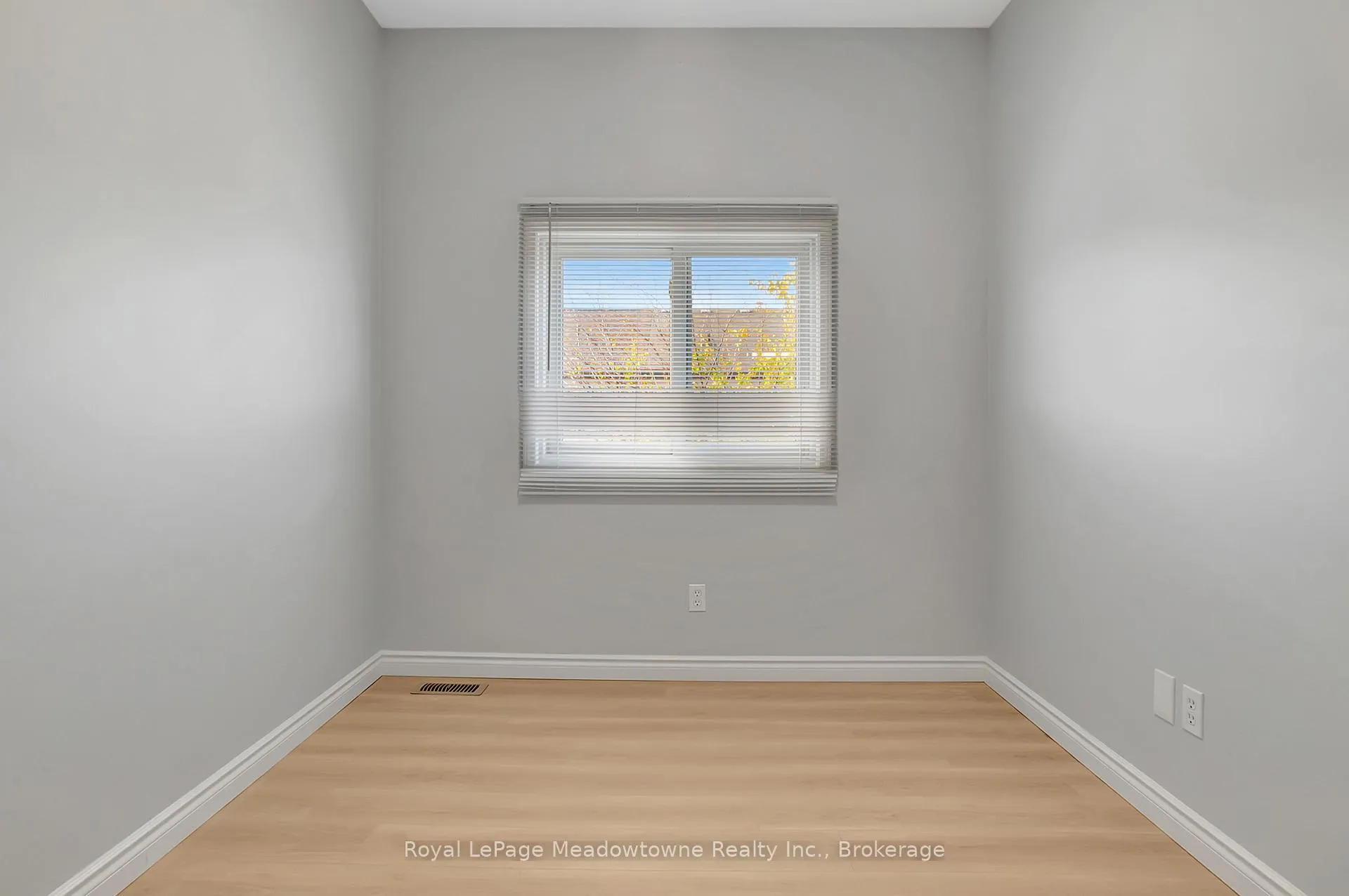 Photo 32 of 45 Madeleine Street, Kitchener — HOMEH