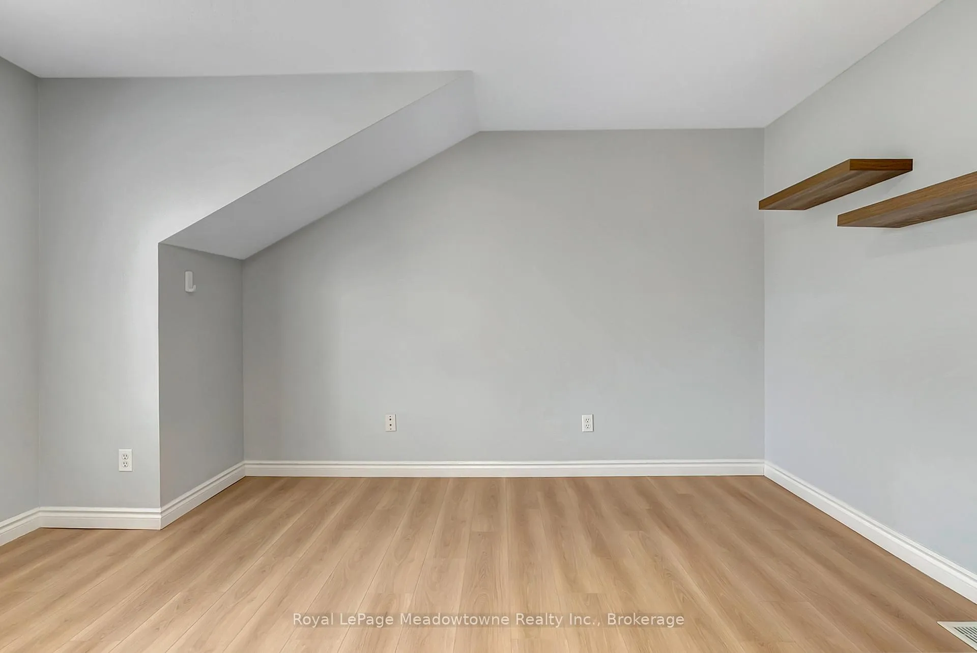 Photo 36 of 45 Madeleine Street, Kitchener — HOMEH