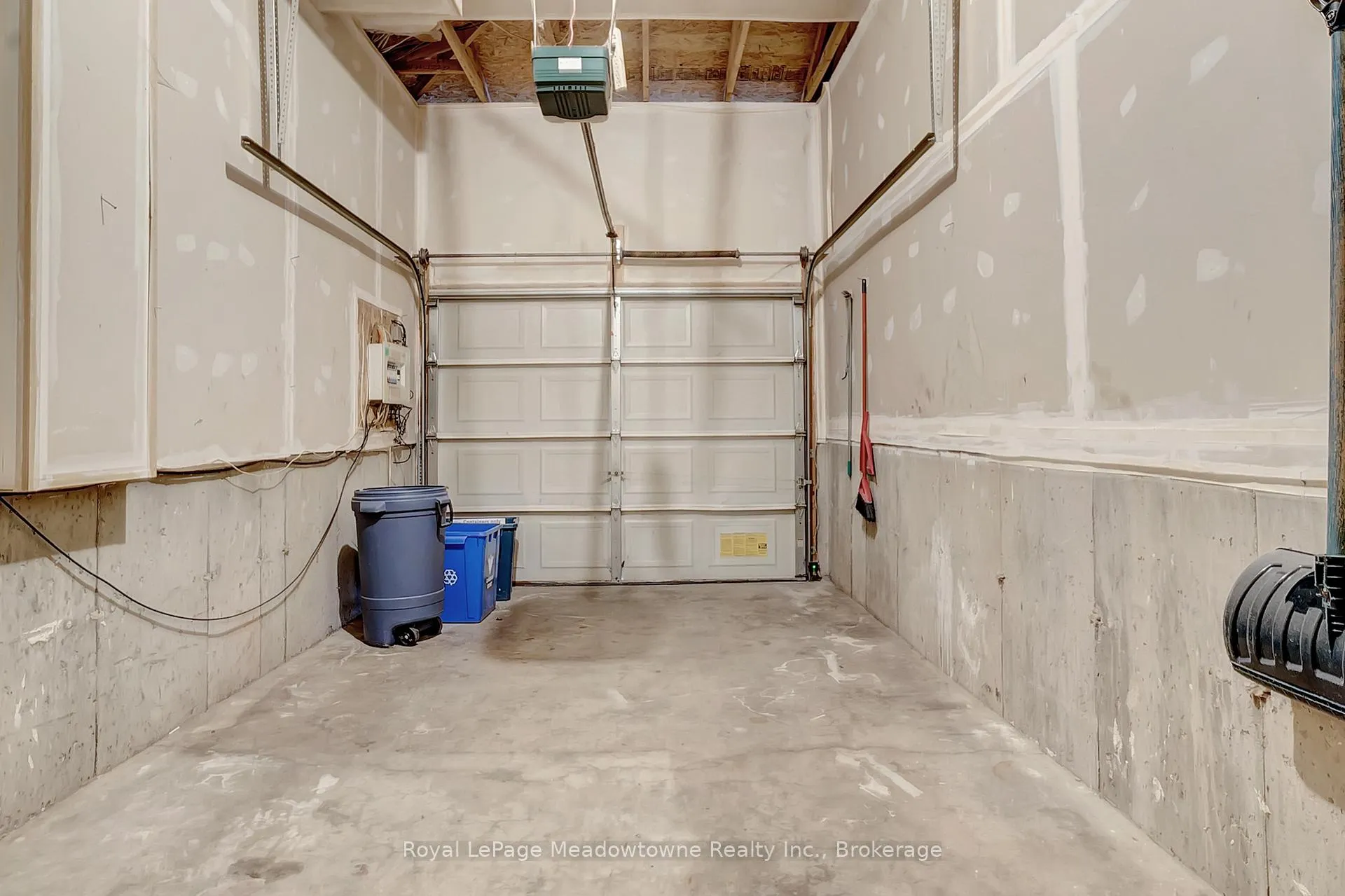 Photo 43 of 45 Madeleine Street, Kitchener — HOMEH