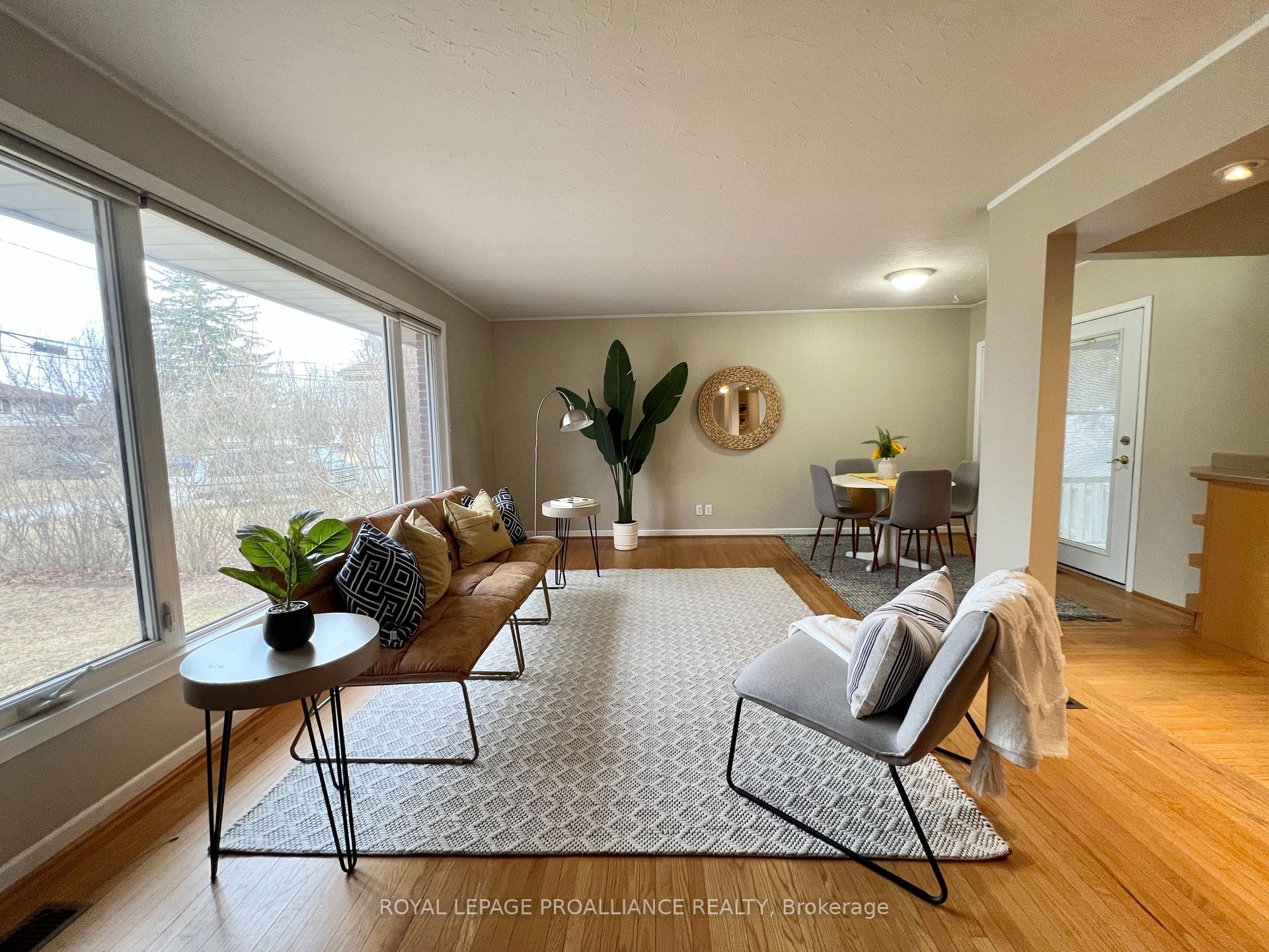 Photo 3 of 10 Meadowvale Avenue, Belleville, Belleville Ward — HOMEH