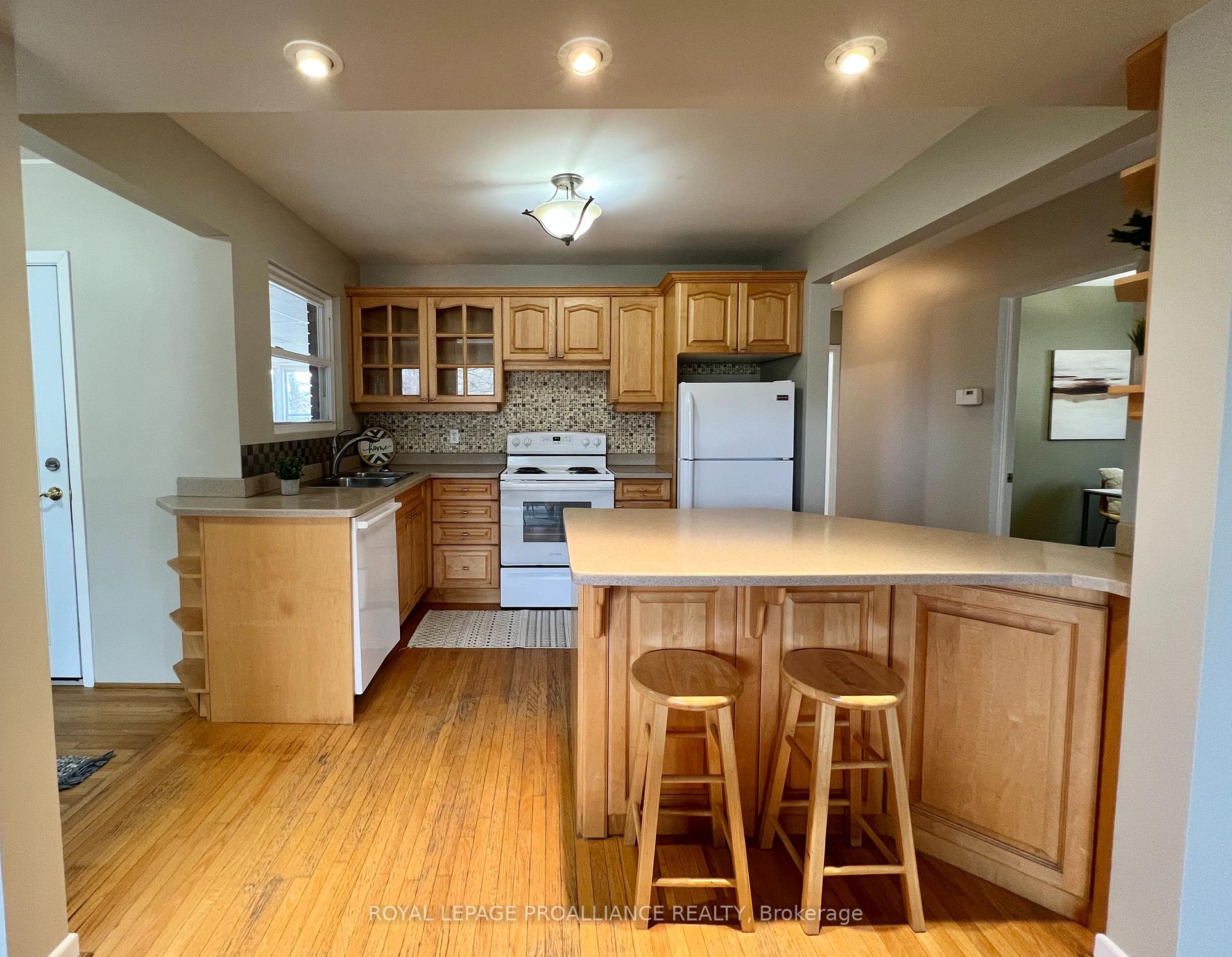 Photo 5 of 10 Meadowvale Avenue, Belleville, Belleville Ward — HOMEH