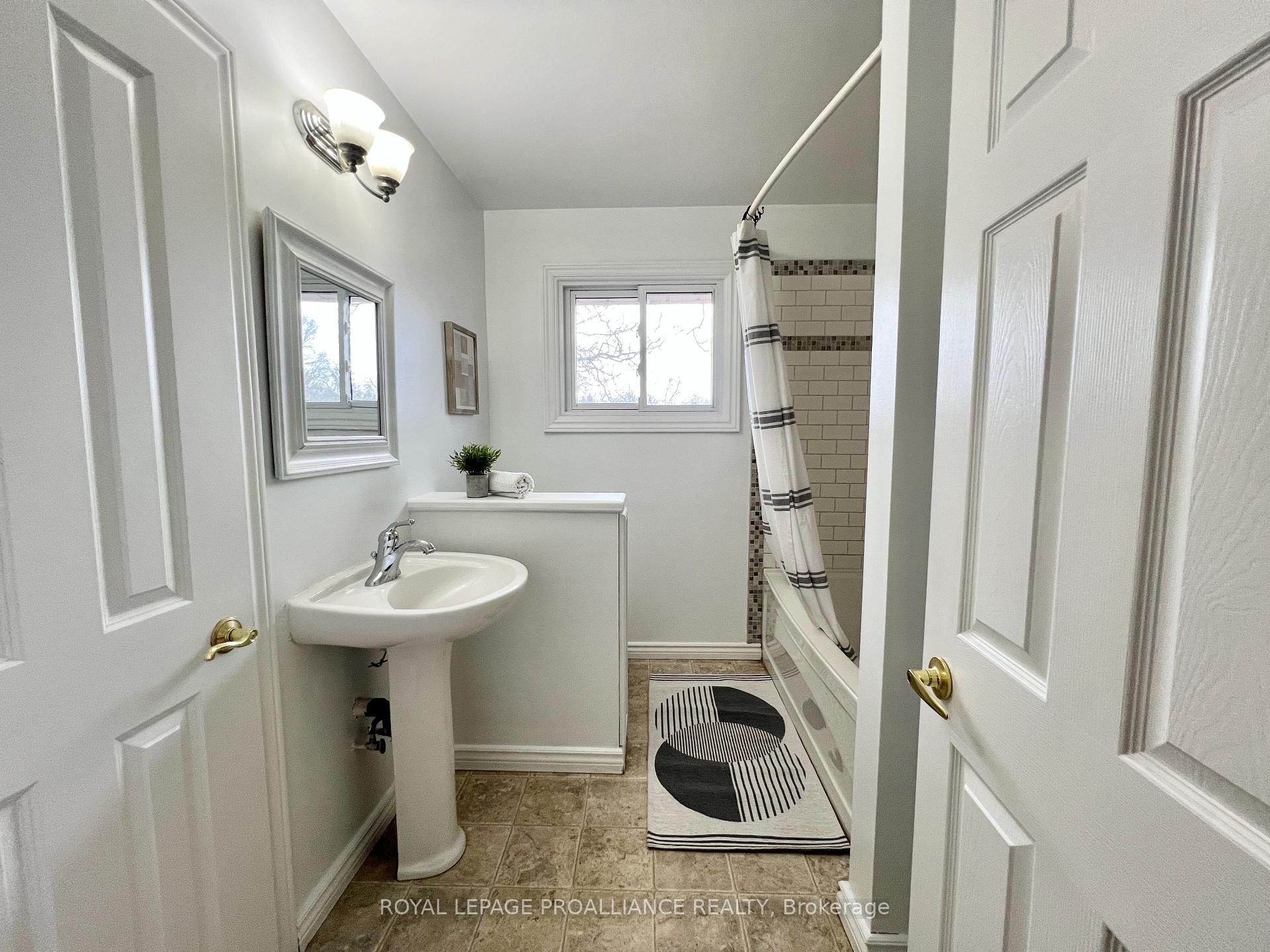 Photo 12 of 10 Meadowvale Avenue, Belleville, Belleville Ward — HOMEH