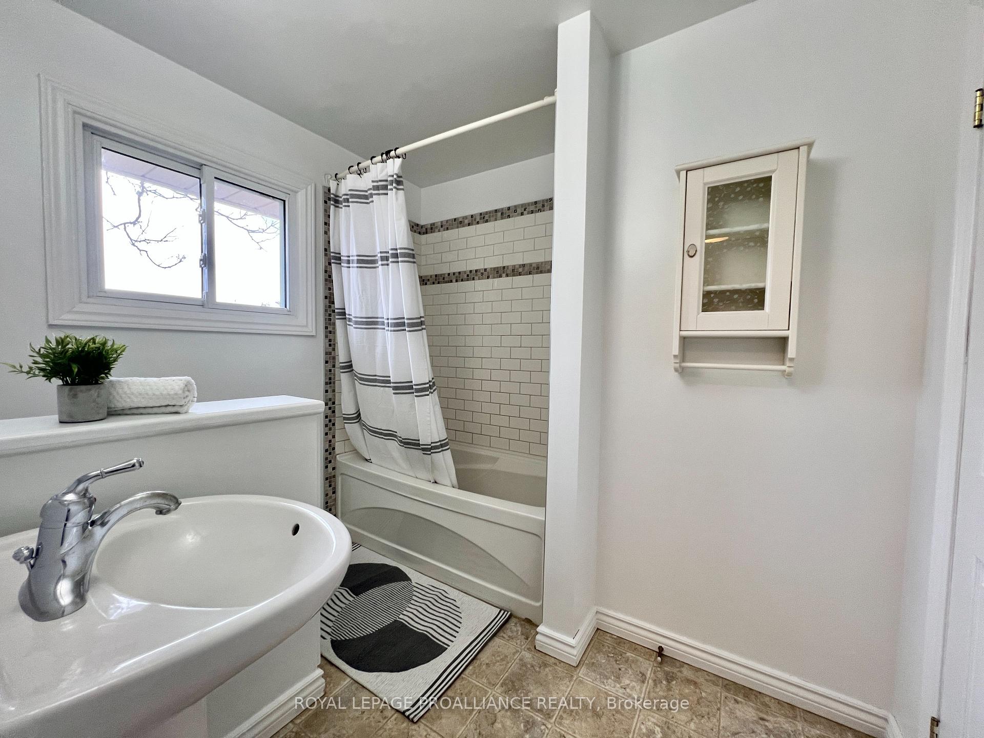 Photo 13 of 10 Meadowvale Avenue, Belleville, Belleville Ward — HOMEH