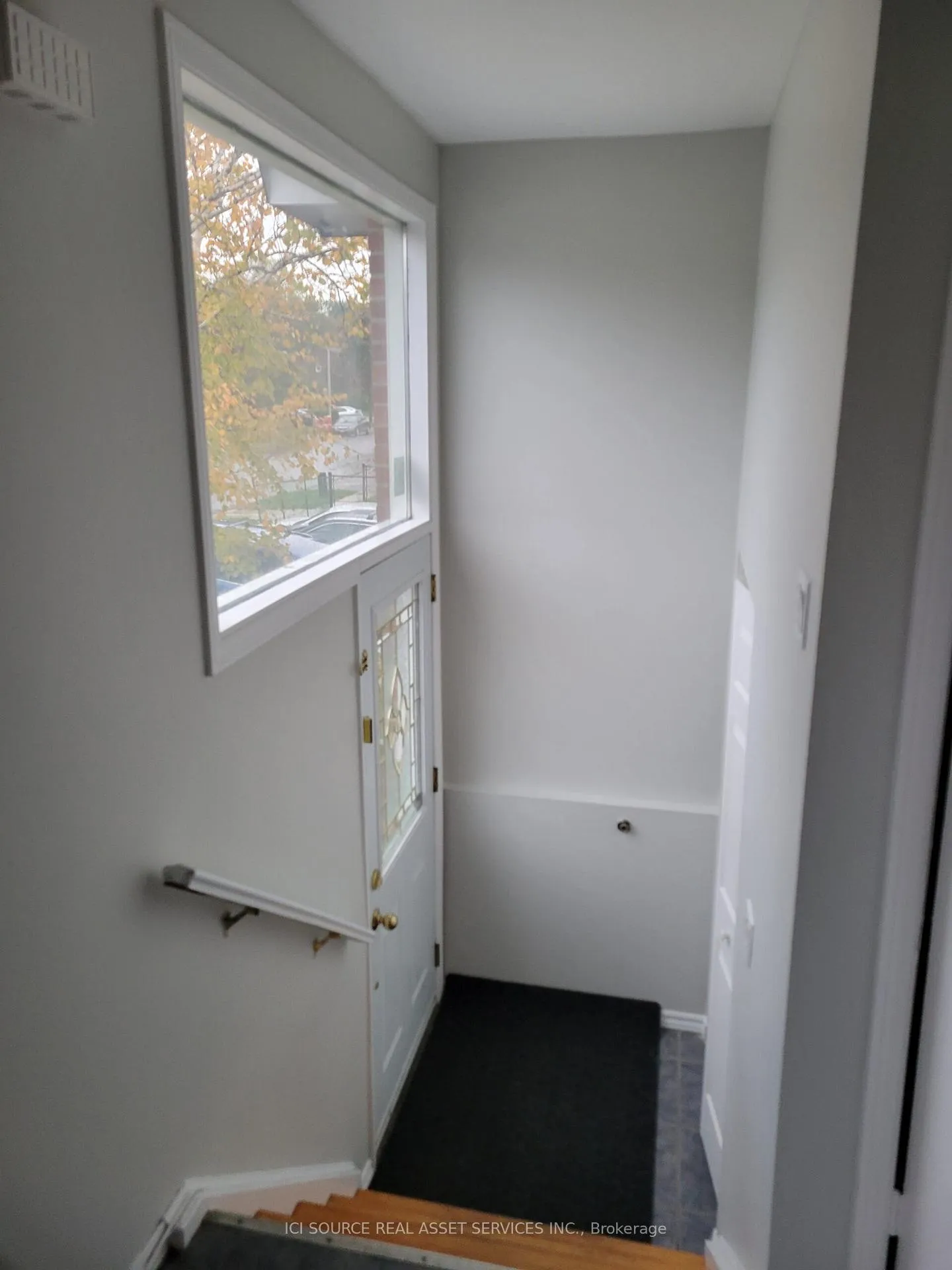 Front of Unit Upper, 133 Mill Street N