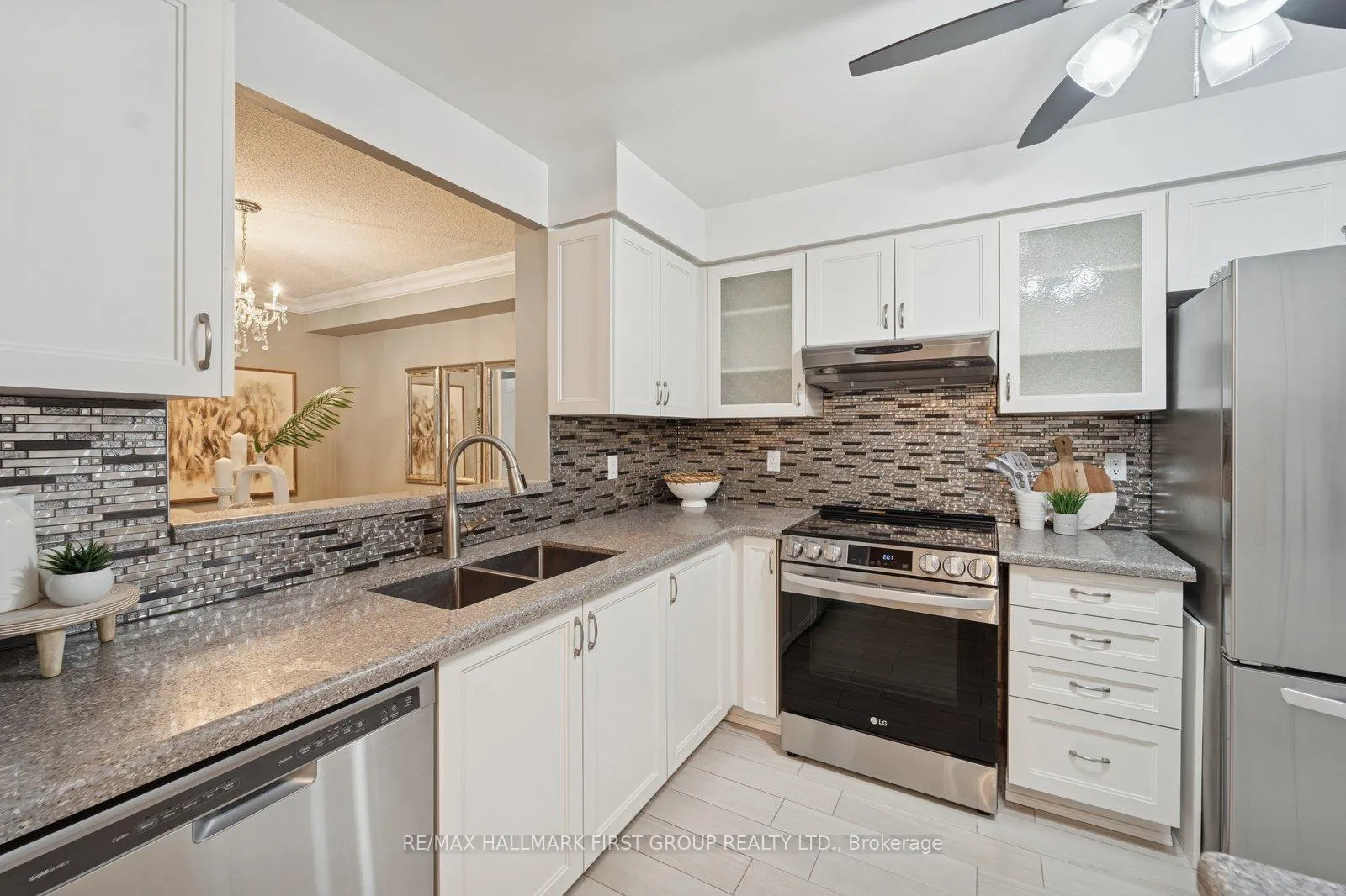 Photo 6 of Unit 208, 1000 The Esplanade N, Pickering, Town Centre — HOMEH