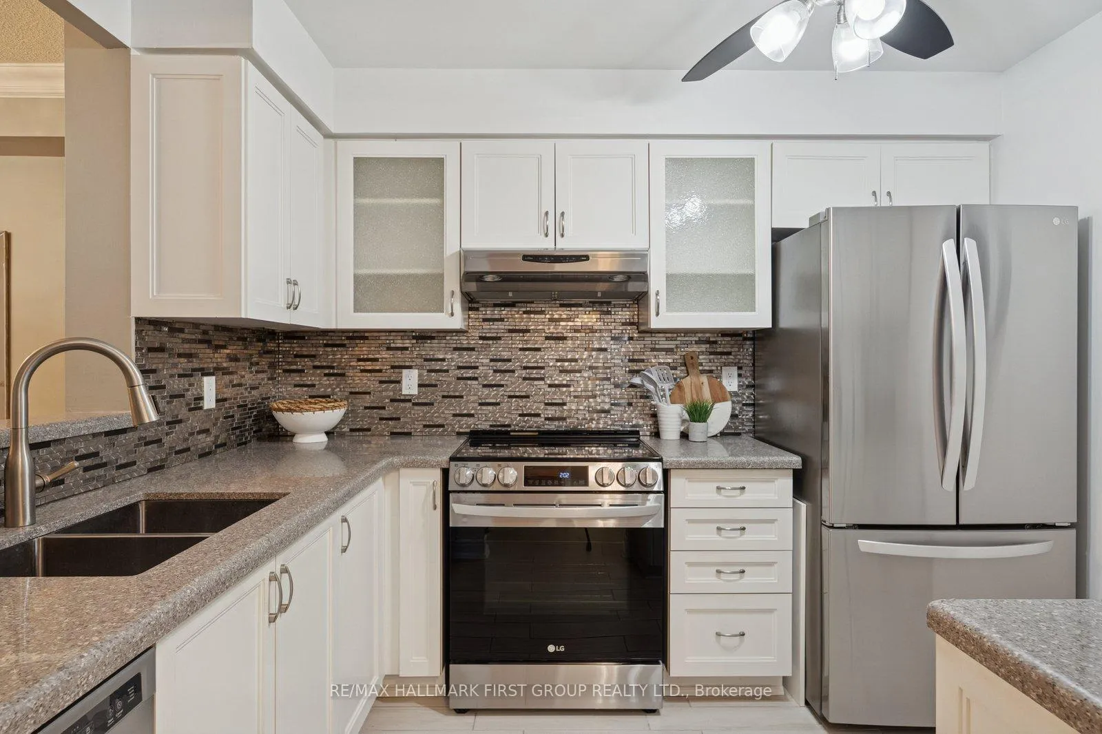 Photo 7 of Unit 208, 1000 The Esplanade N, Pickering, Town Centre — HOMEH