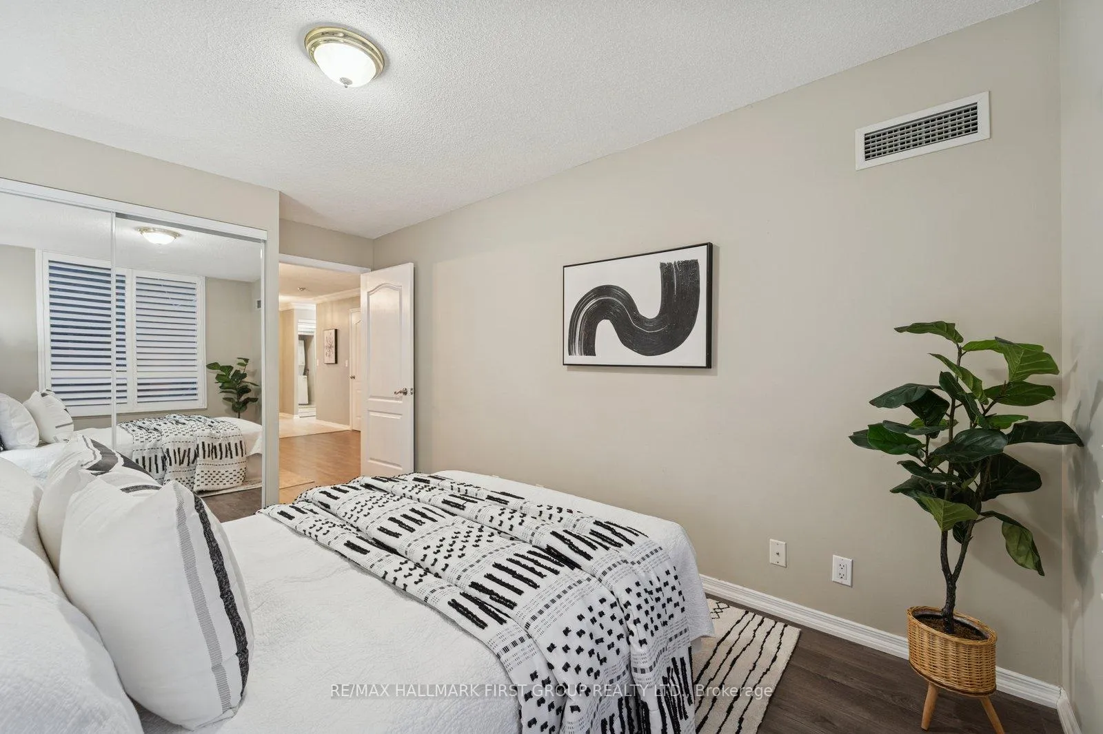 Photo 26 of Unit 208, 1000 The Esplanade N, Pickering, Town Centre — HOMEH