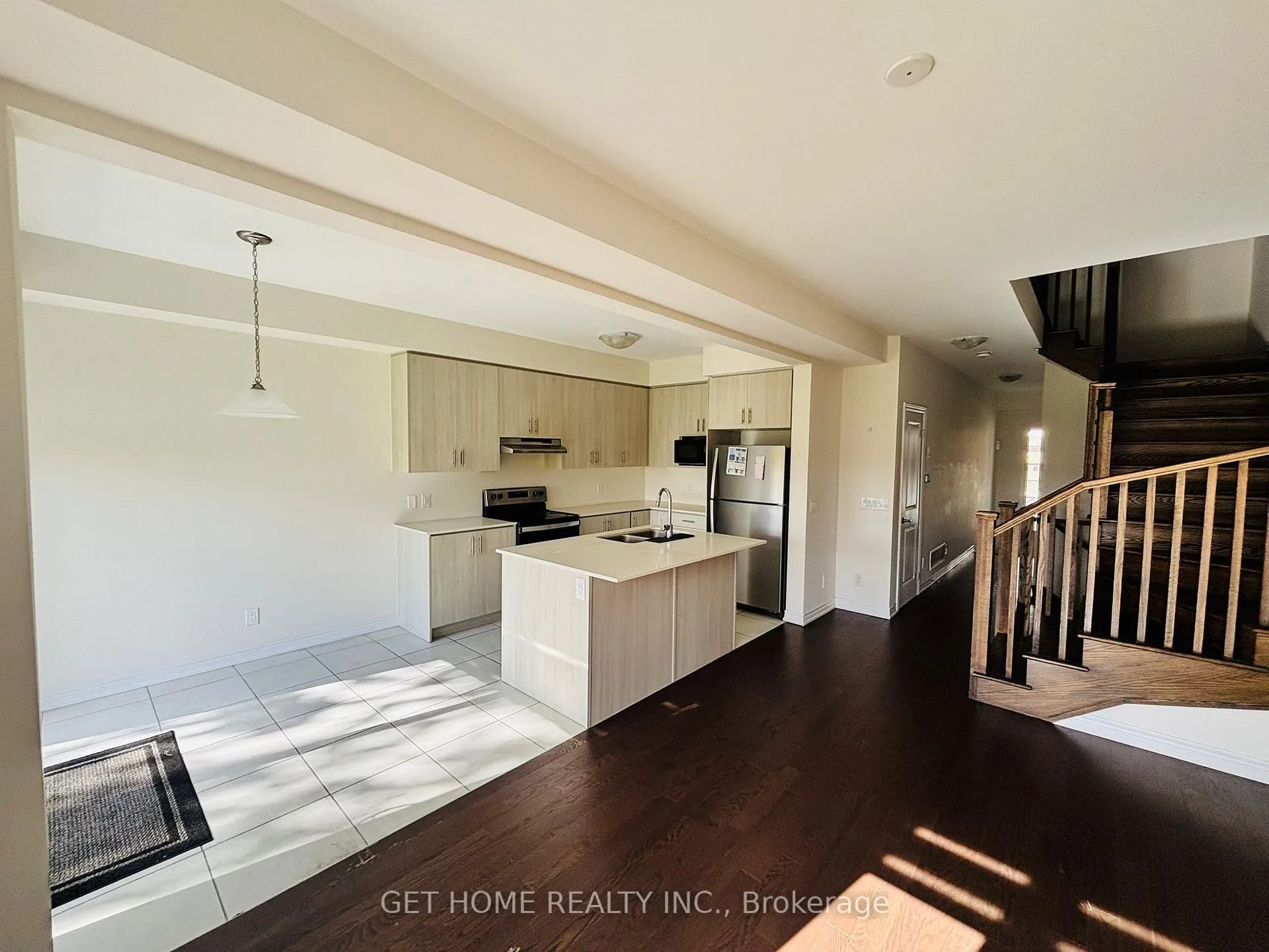 Photo 4 of 222 Broadacre Drive, Kitchener — HOMEH