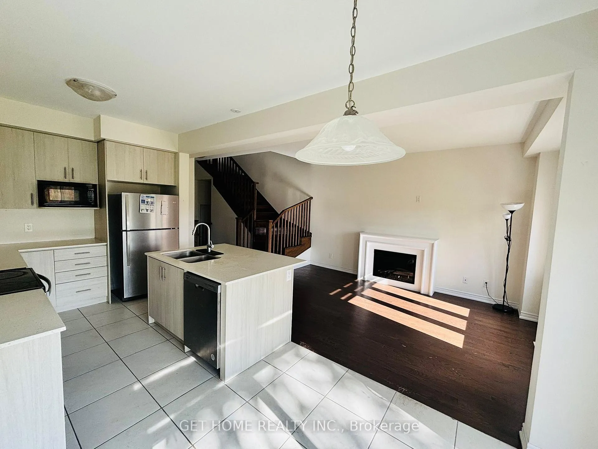 Photo 5 of 222 Broadacre Drive, Kitchener — HOMEH