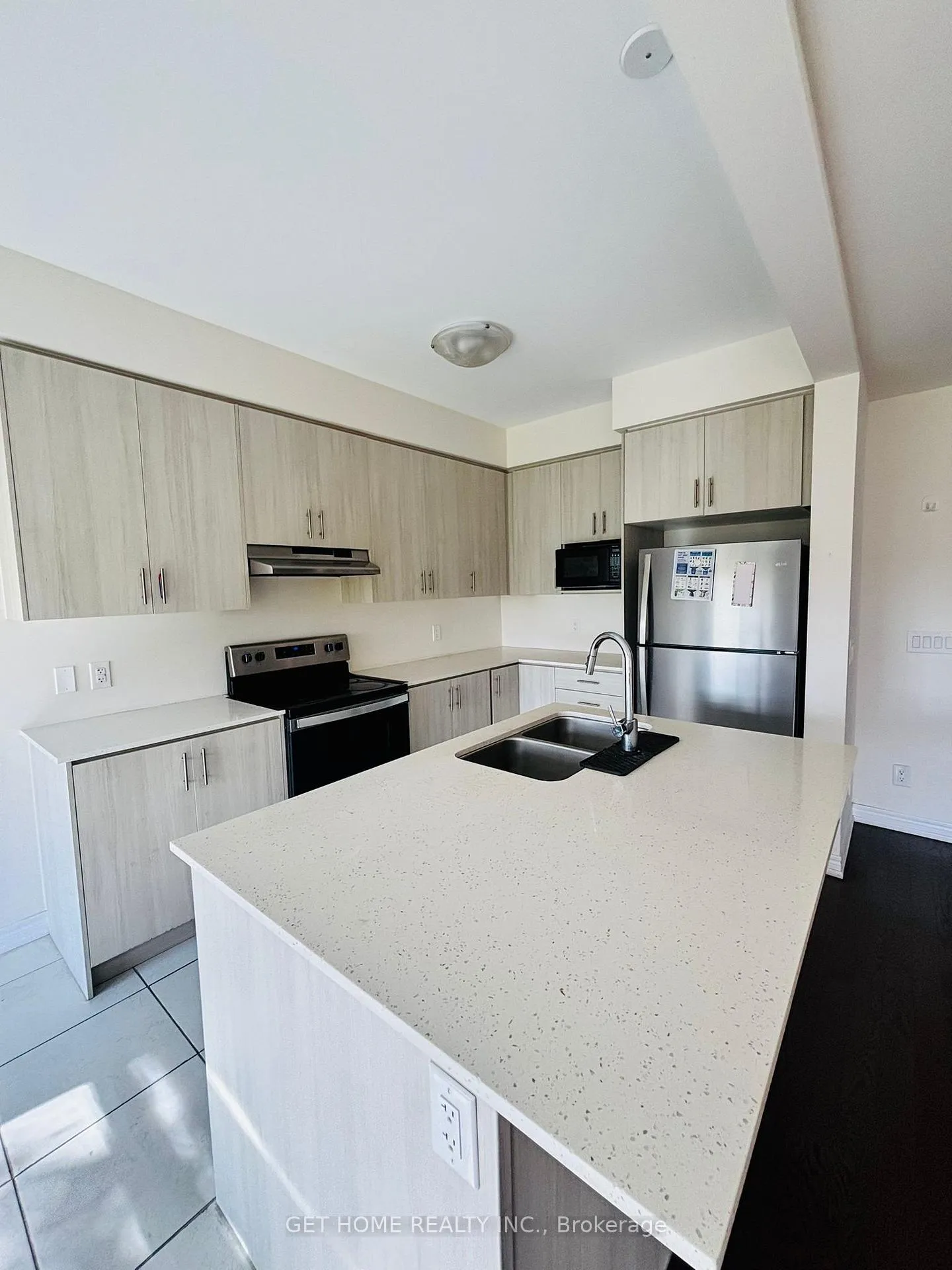 Photo 8 of 222 Broadacre Drive, Kitchener — HOMEH