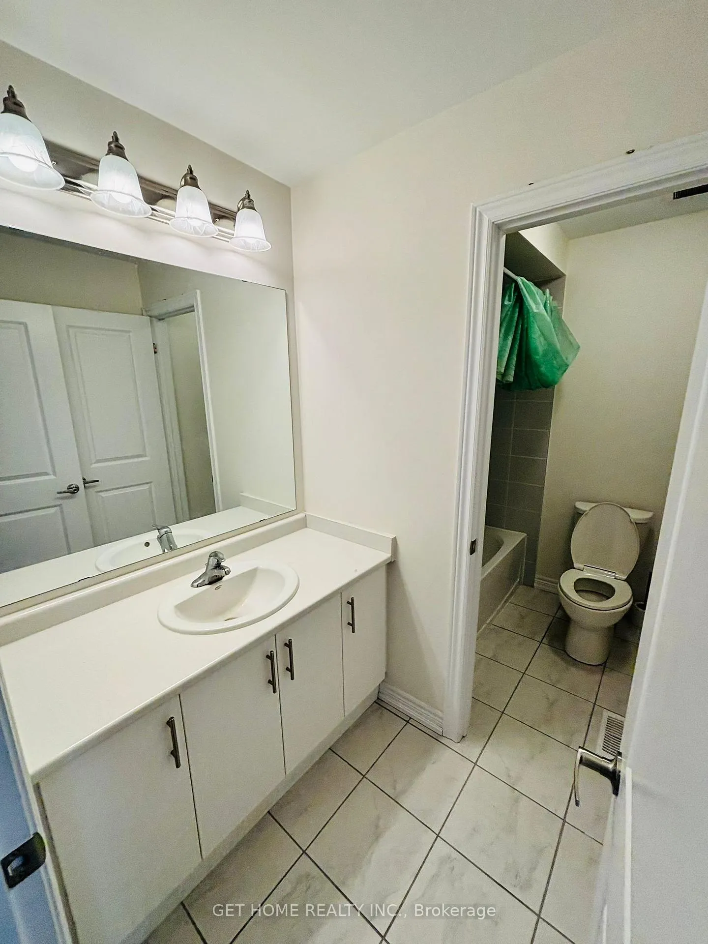 Photo 12 of 222 Broadacre Drive, Kitchener — HOMEH