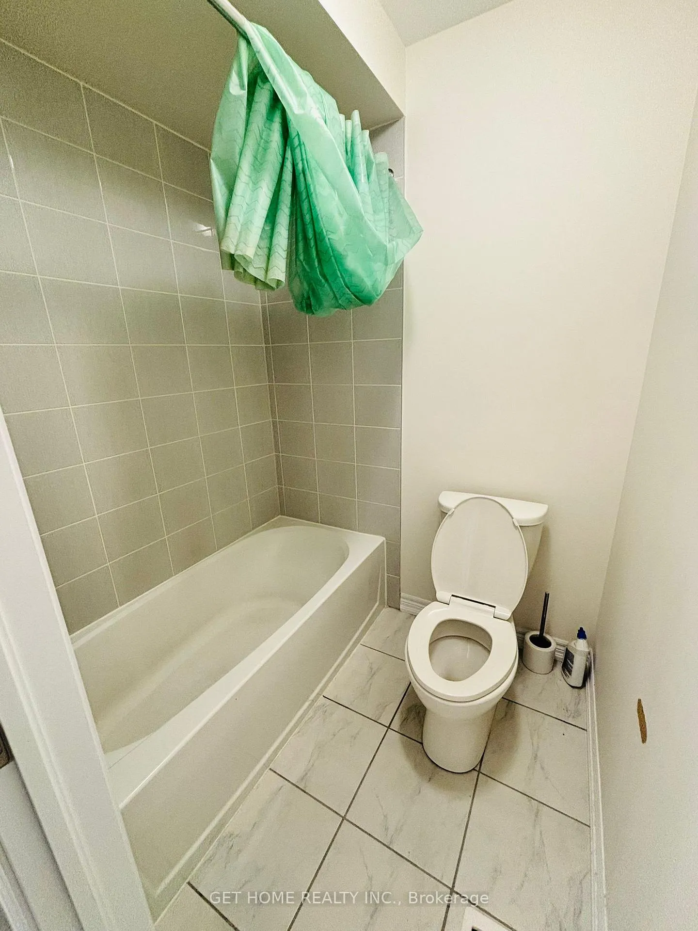 Photo 15 of 222 Broadacre Drive, Kitchener — HOMEH
