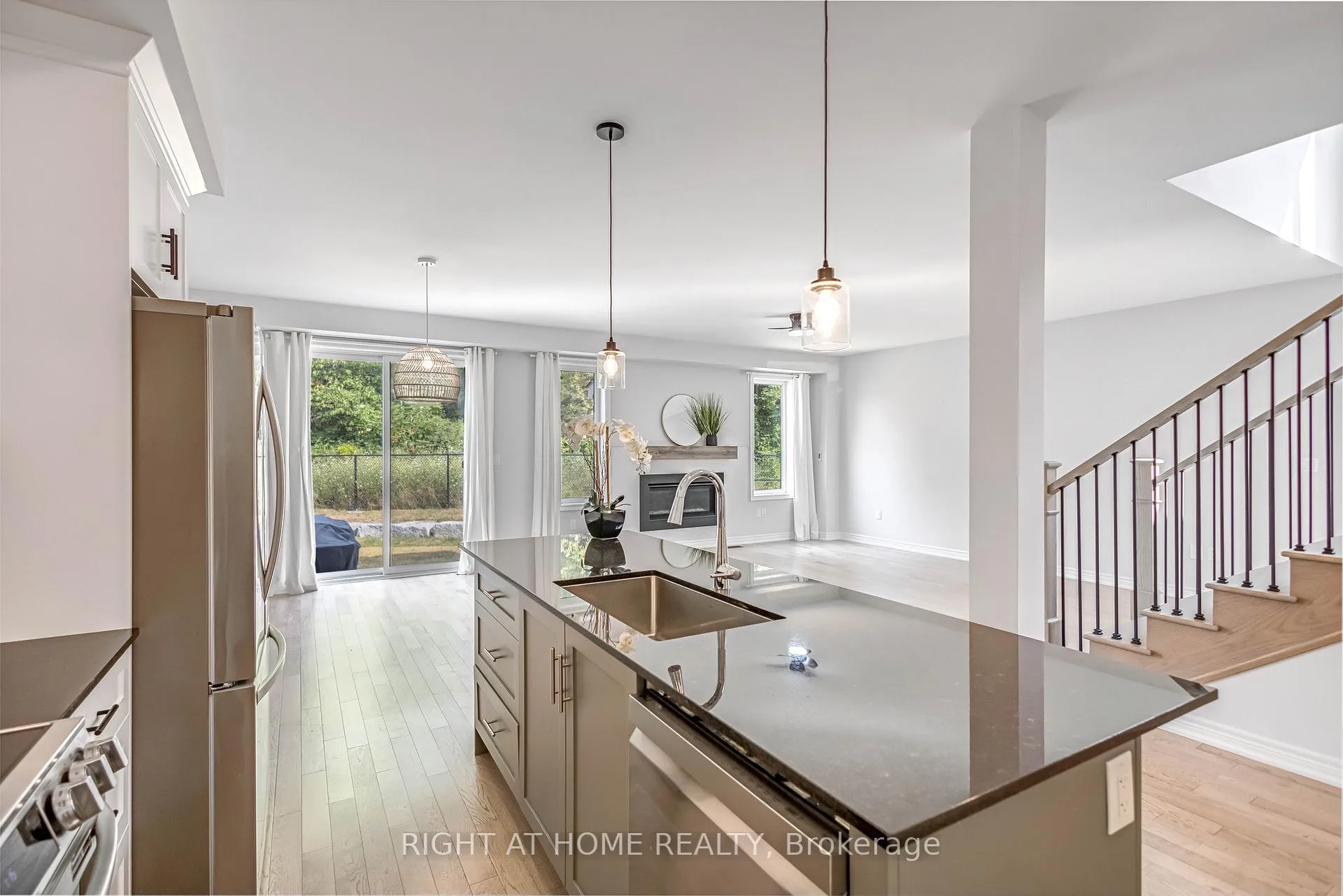 Photo 14 of 120 Terrace Drive, Grimsby, Grimsby East — HOMEH