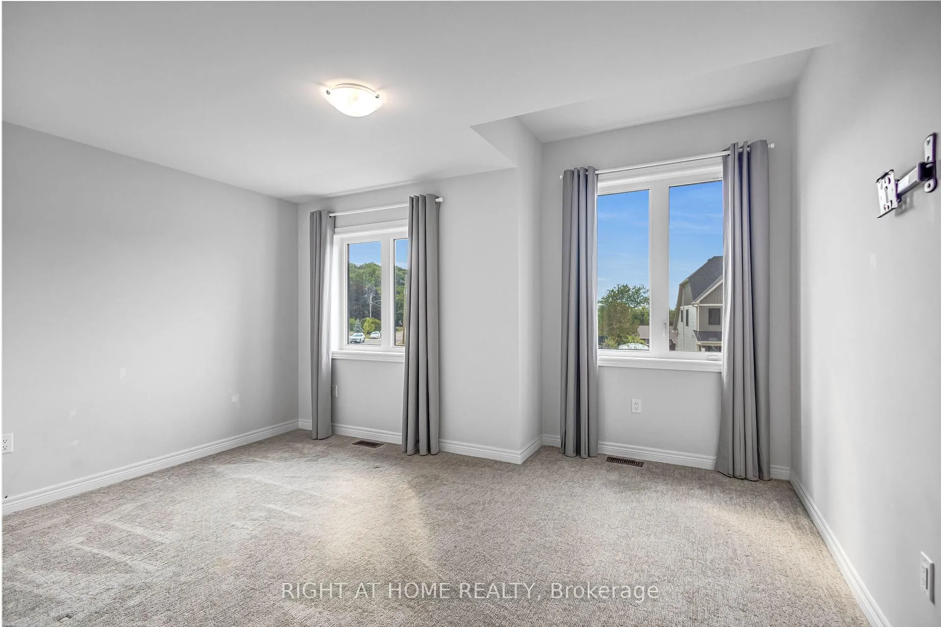 Photo 27 of 120 Terrace Drive, Grimsby, Grimsby East — HOMEH