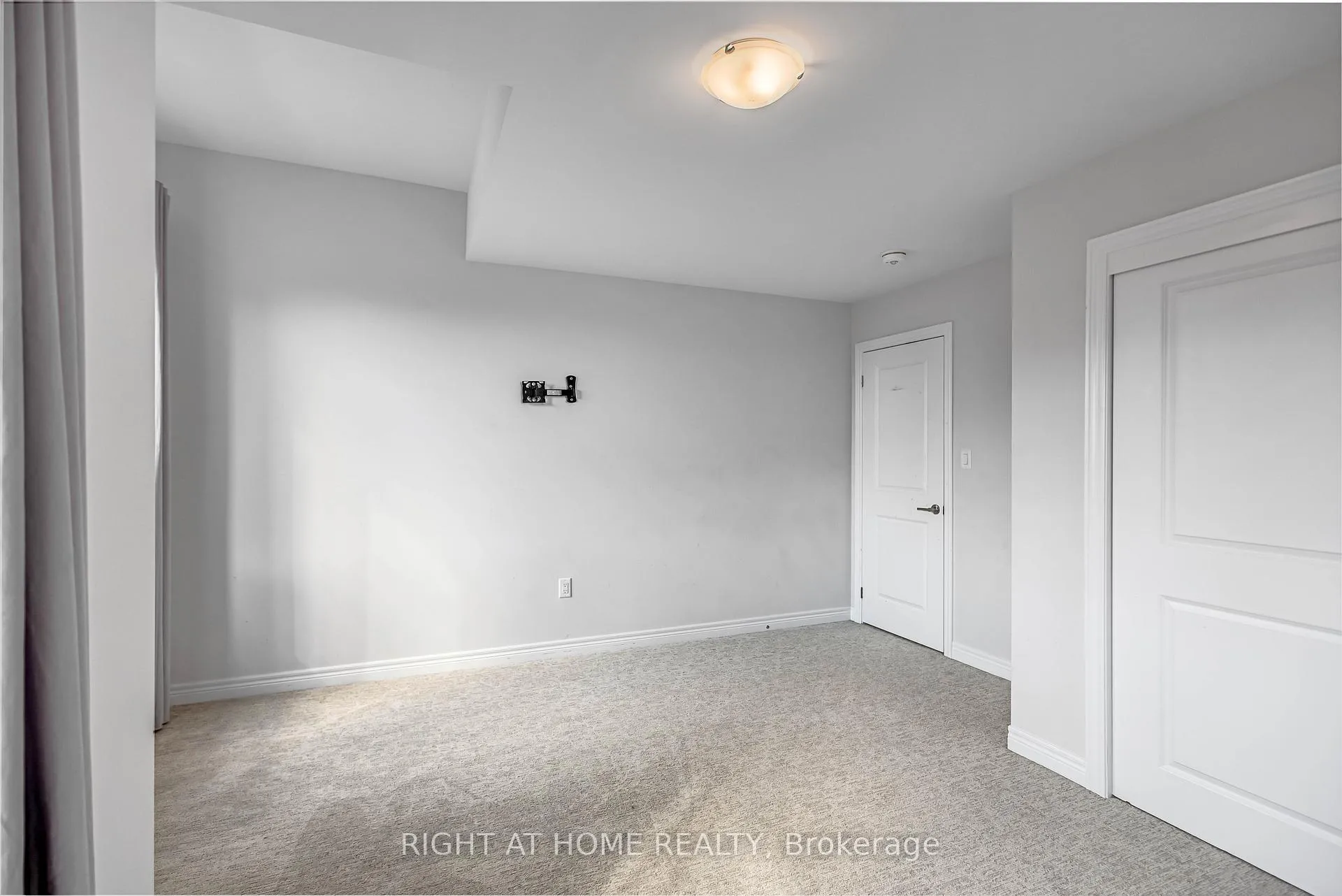 Photo 29 of 120 Terrace Drive, Grimsby, Grimsby East — HOMEH