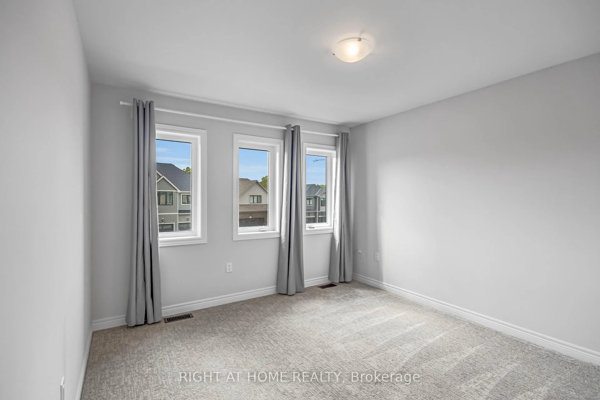 Photo 30 of 120 Terrace Drive, Grimsby, Grimsby East — HOMEH