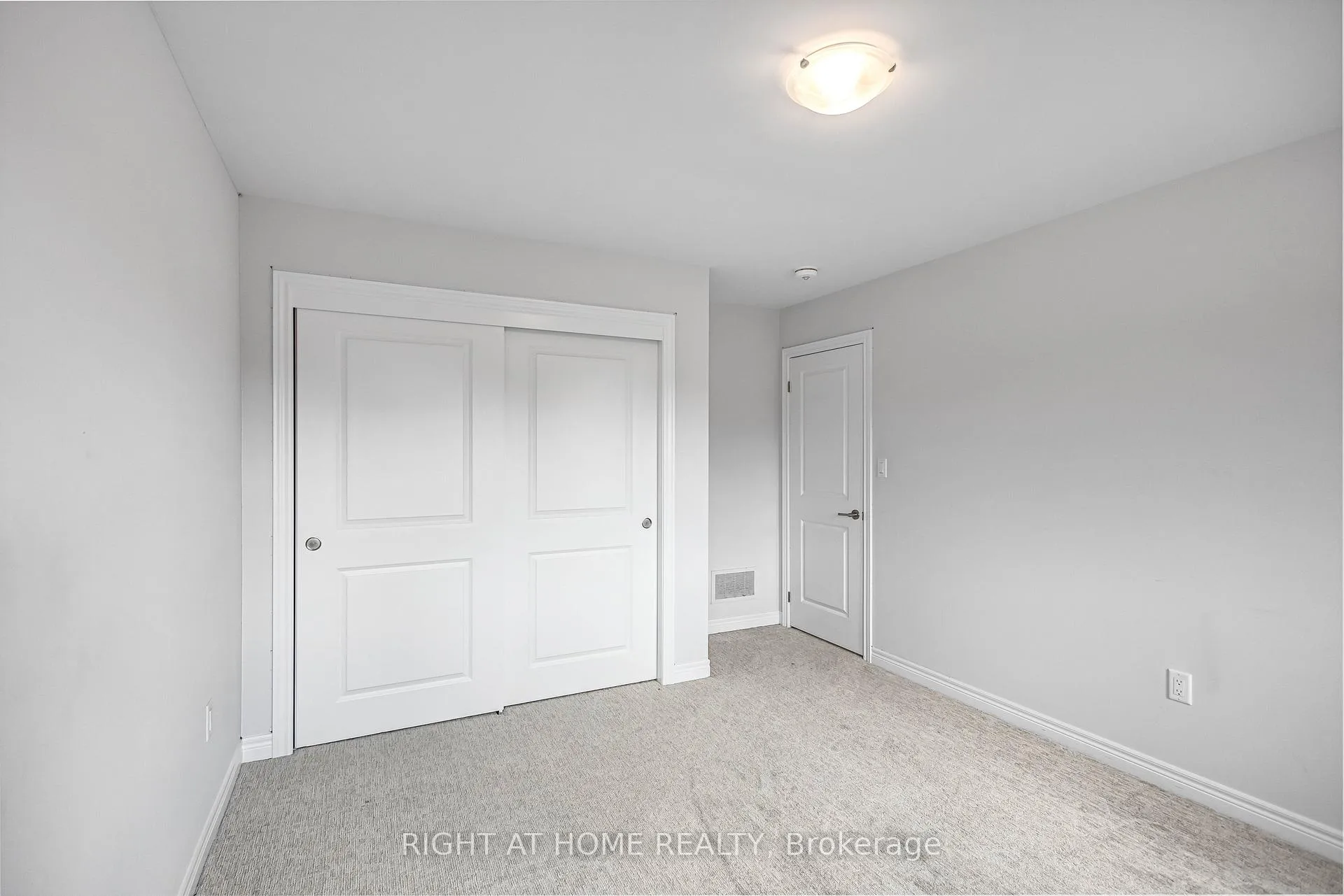 Photo 31 of 120 Terrace Drive, Grimsby, Grimsby East — HOMEH
