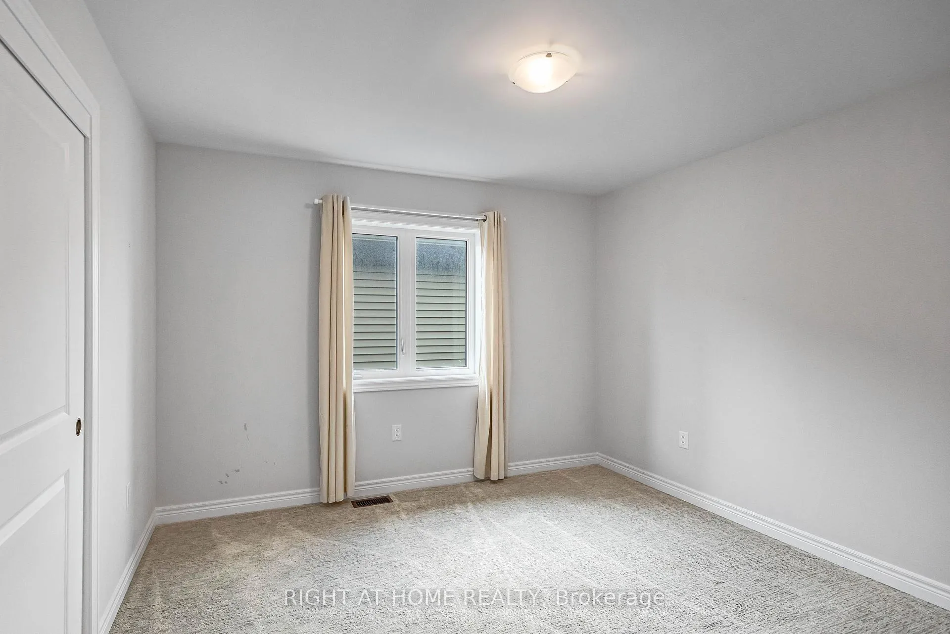 Photo 32 of 120 Terrace Drive, Grimsby, Grimsby East — HOMEH