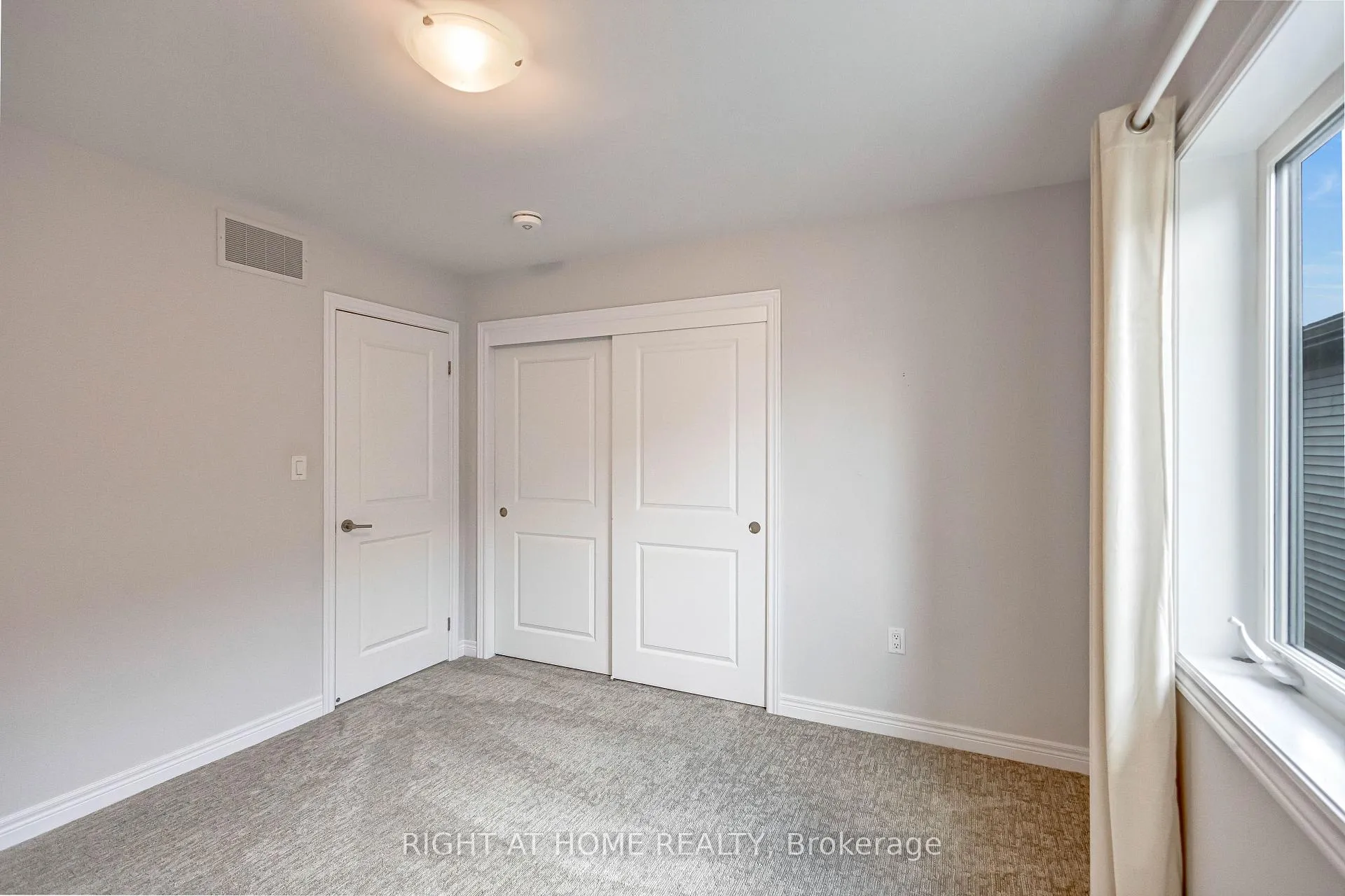 Photo 33 of 120 Terrace Drive, Grimsby, Grimsby East — HOMEH