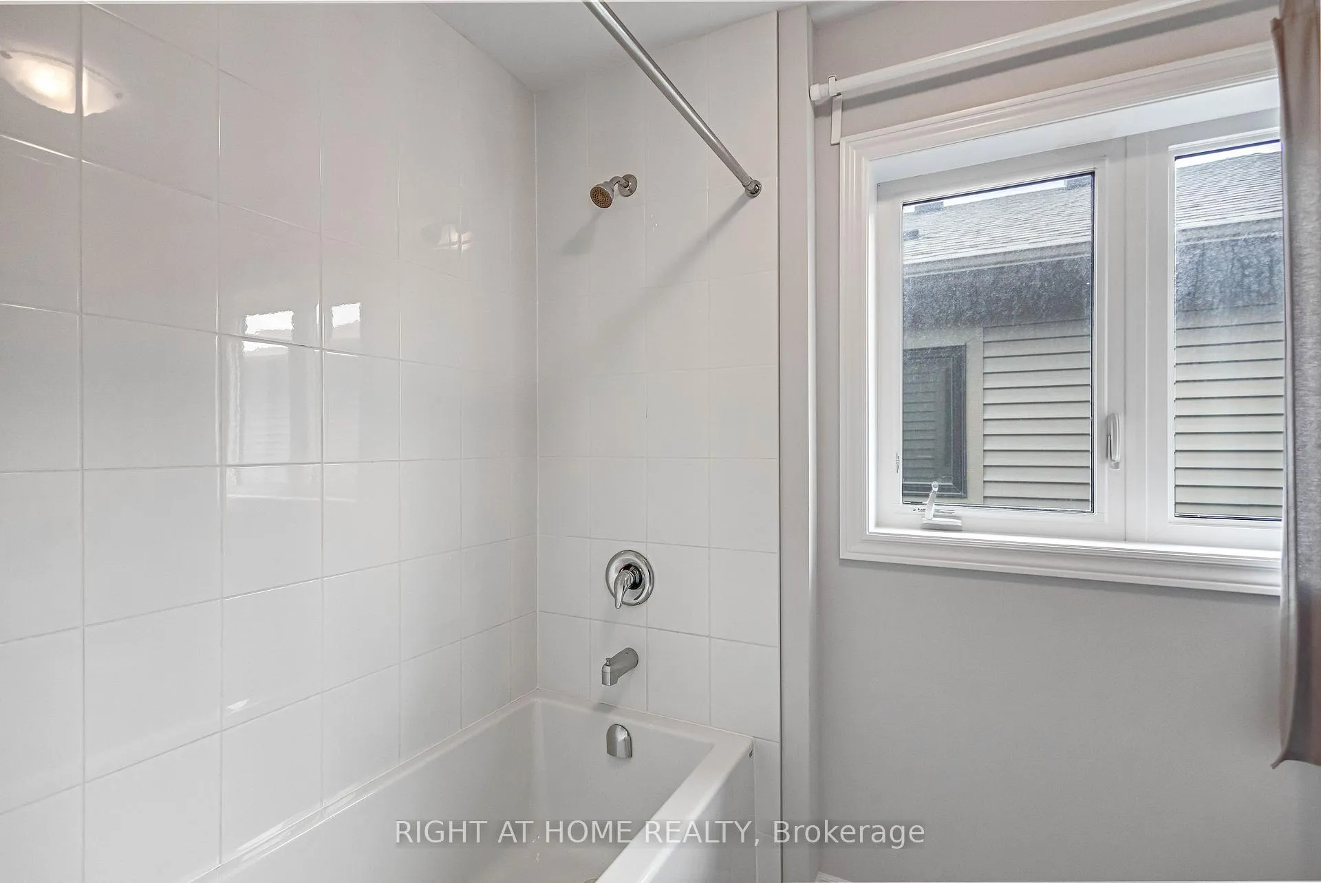 Photo 35 of 120 Terrace Drive, Grimsby, Grimsby East — HOMEH